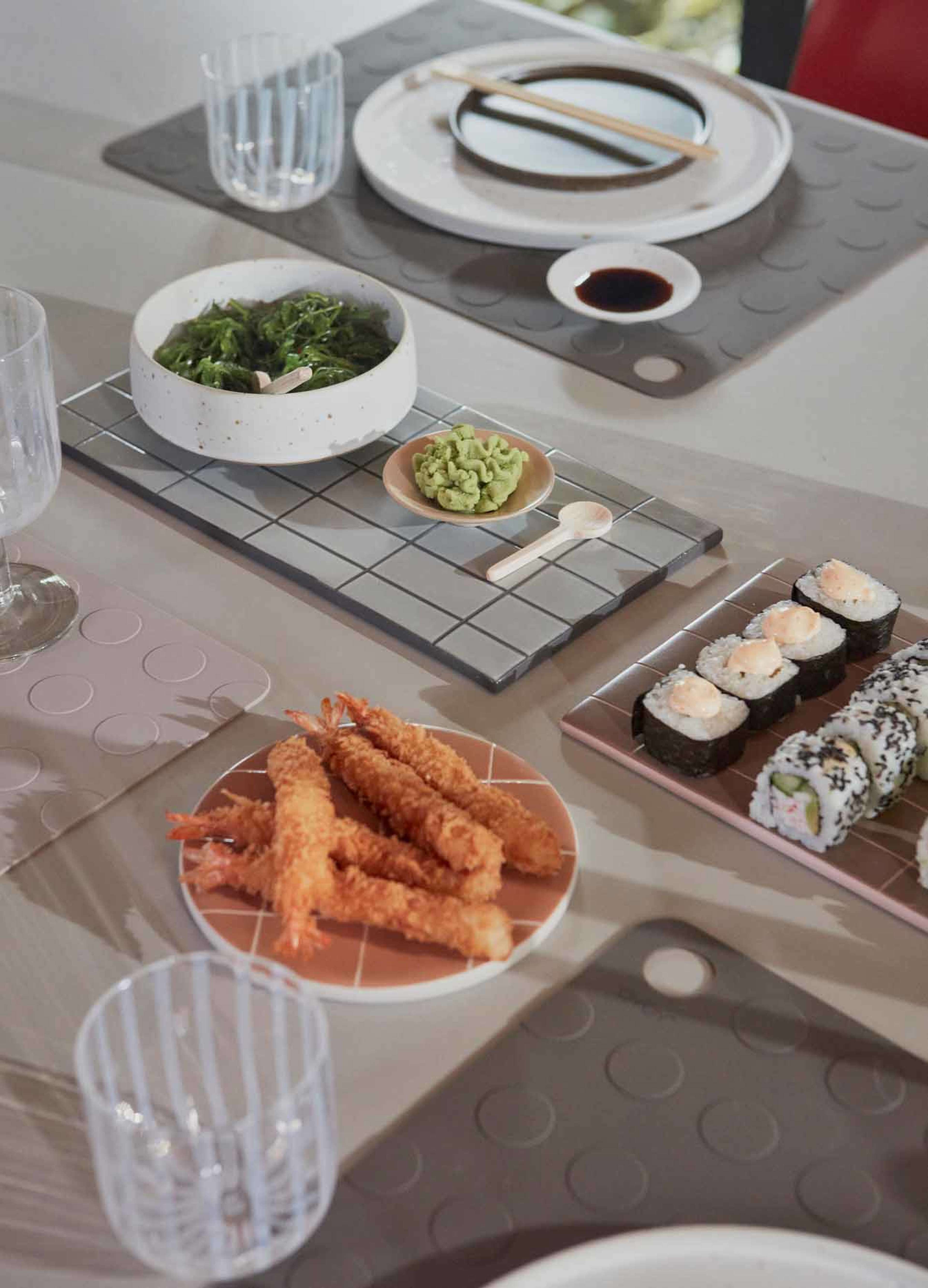 Dotto Placemat - Pack Of 2, från OYOY Living, i färgen choko. Klicka för att öppna bilden i stort format