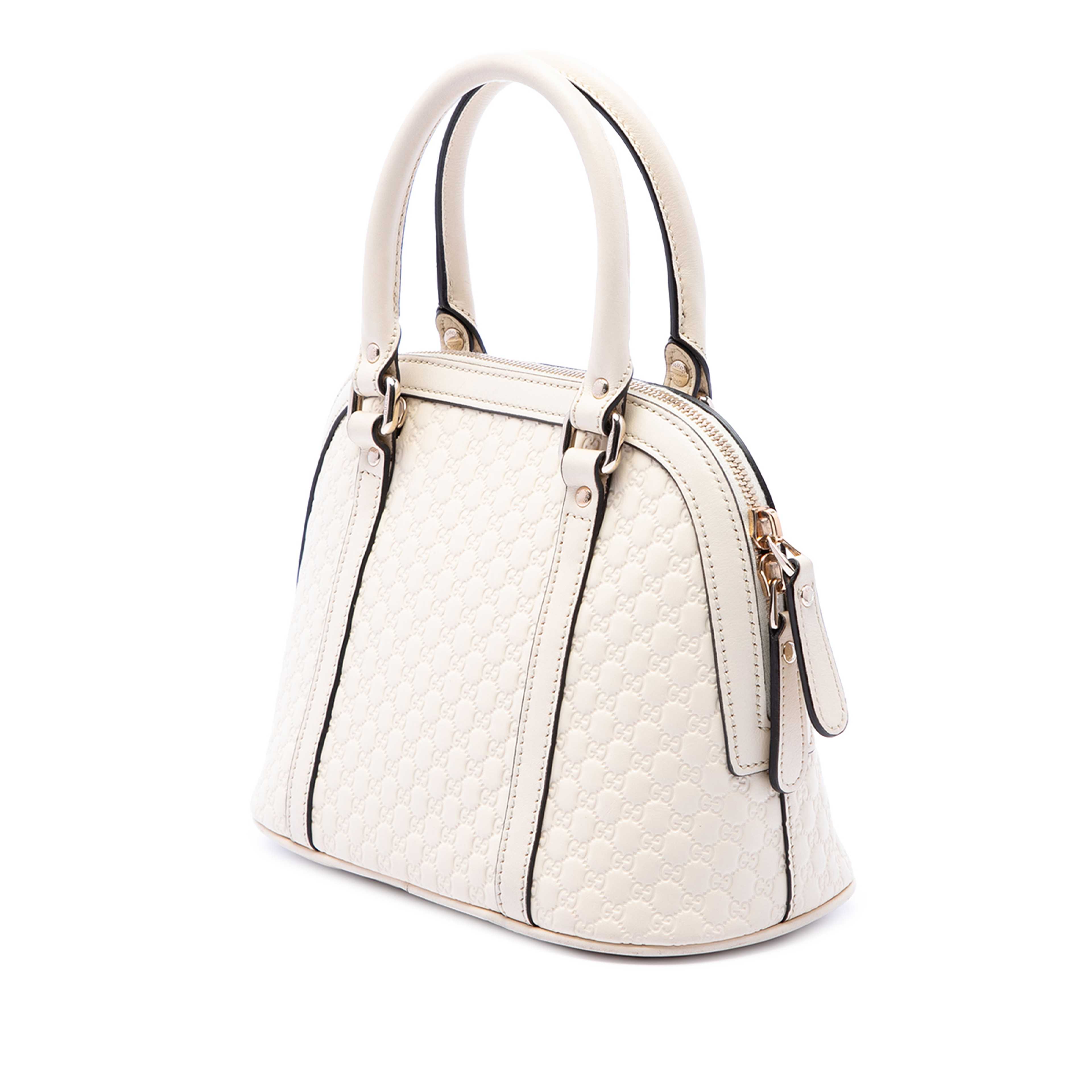 Gucci Mini Microguccissima Dome Satchel, från Luxclusif, i färgen ivory. Klicka för att öppna bilden i stort format