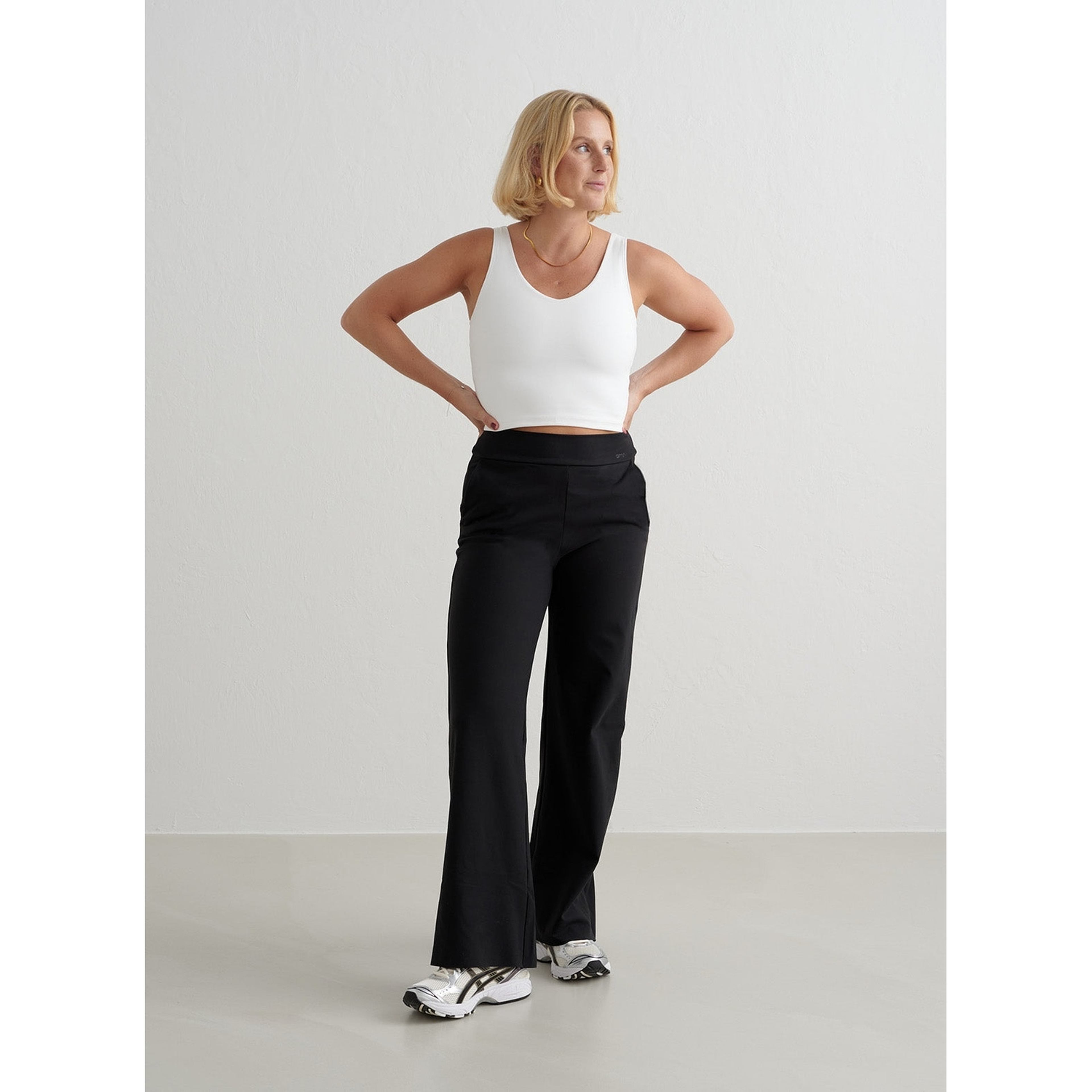 Black Sense Wide Petite Pants