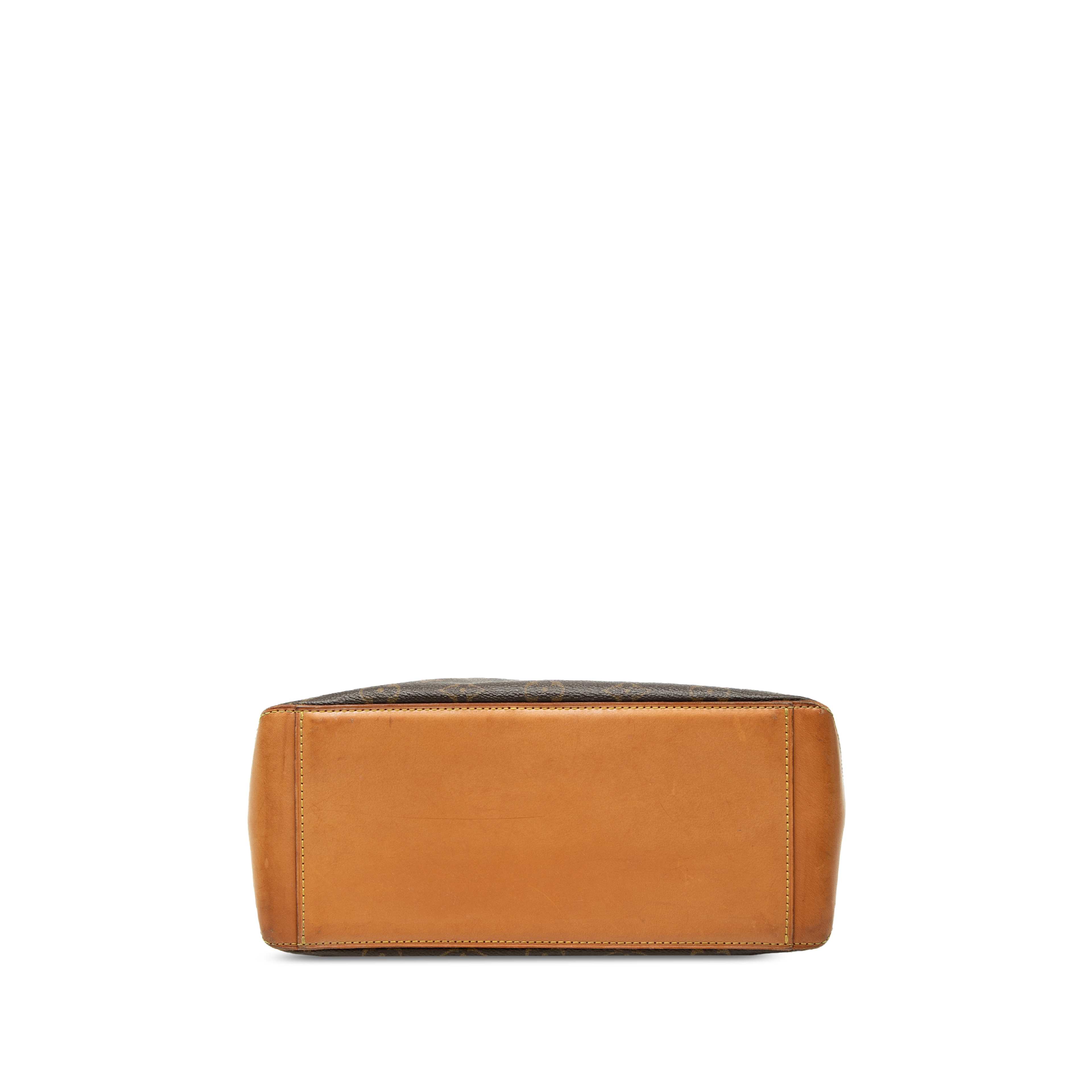 Louis Vuitton Monogram Cabas Piano, från Luxclusif, i färgen brown. Klicka för att öppna bilden i stort format