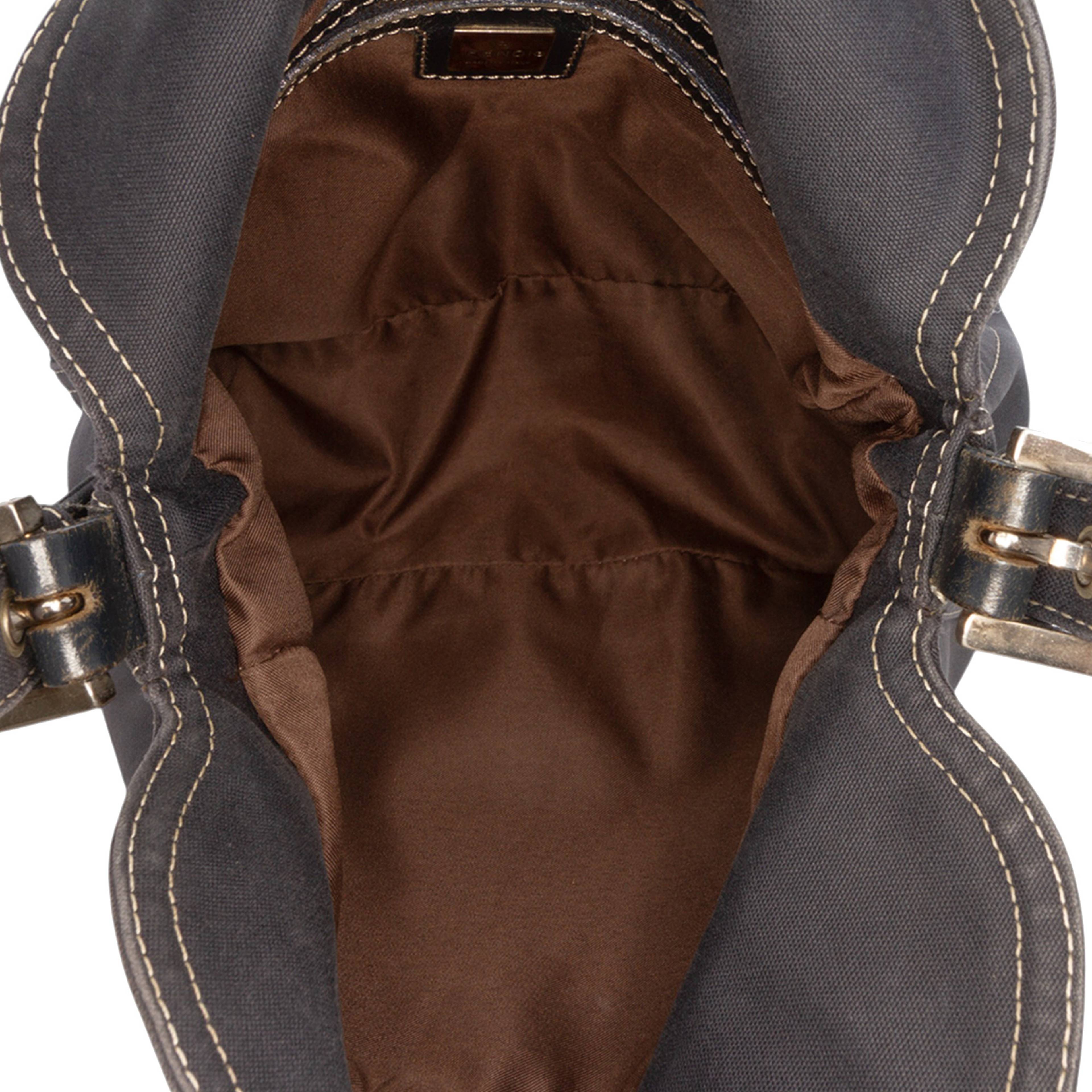 Fendi Canvas Ff Marble Double Flap Shoulder Bag, från Luxclusif, i färgen navy. Klicka för att öppna bilden i stort format