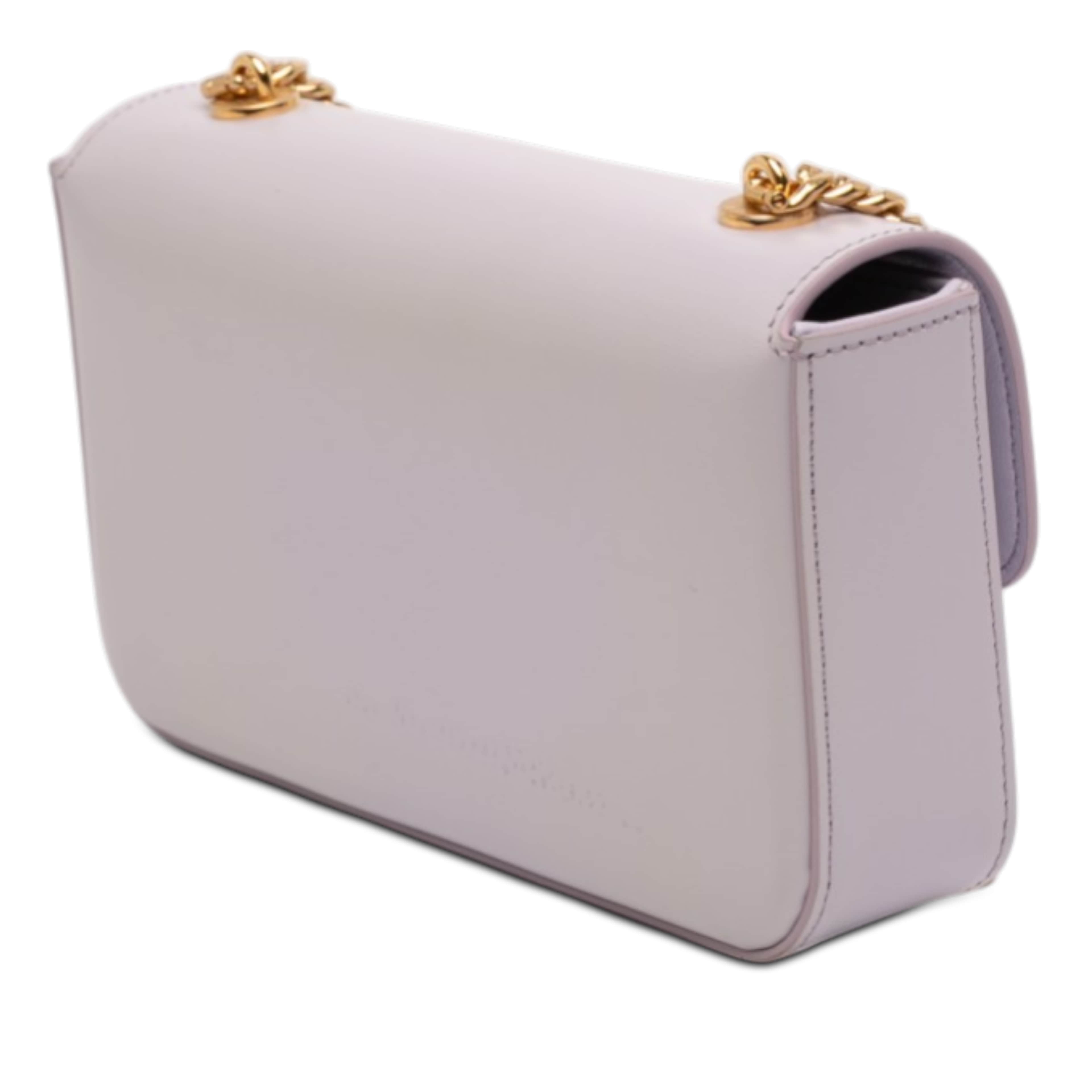 Celine Shiny Calfskin Claude Chain Shoulder Bag, från Luxclusif, i färgen light purple. Klicka för att öppna bilden i stort format