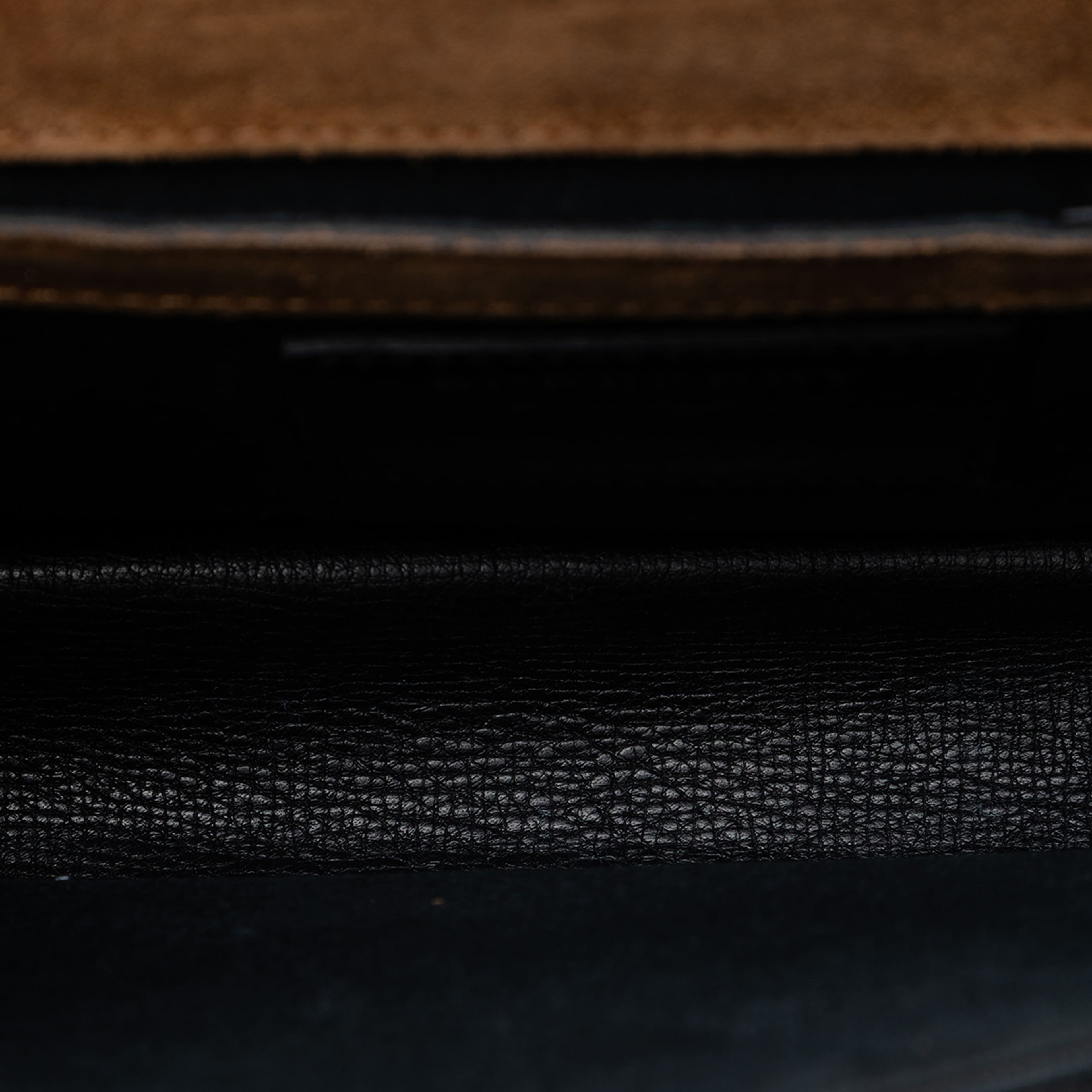 Burberry Small Leather And House Check Canvas Derby Macken Crossbody, från Luxclusif, i färgen svart. Klicka för att öppna bilden i stort format