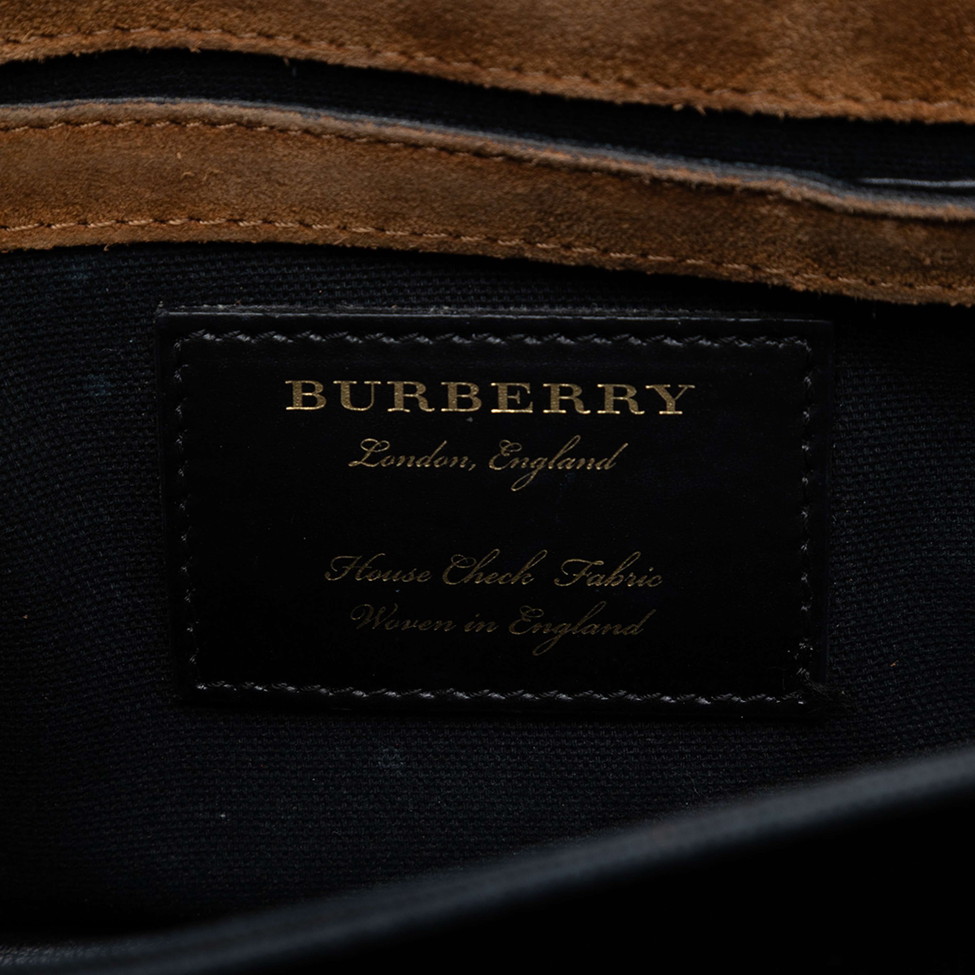 Burberry Small Leather And House Check Canvas Derby Macken Crossbody, från Luxclusif, i färgen svart. Klicka för att öppna bilden i stort format