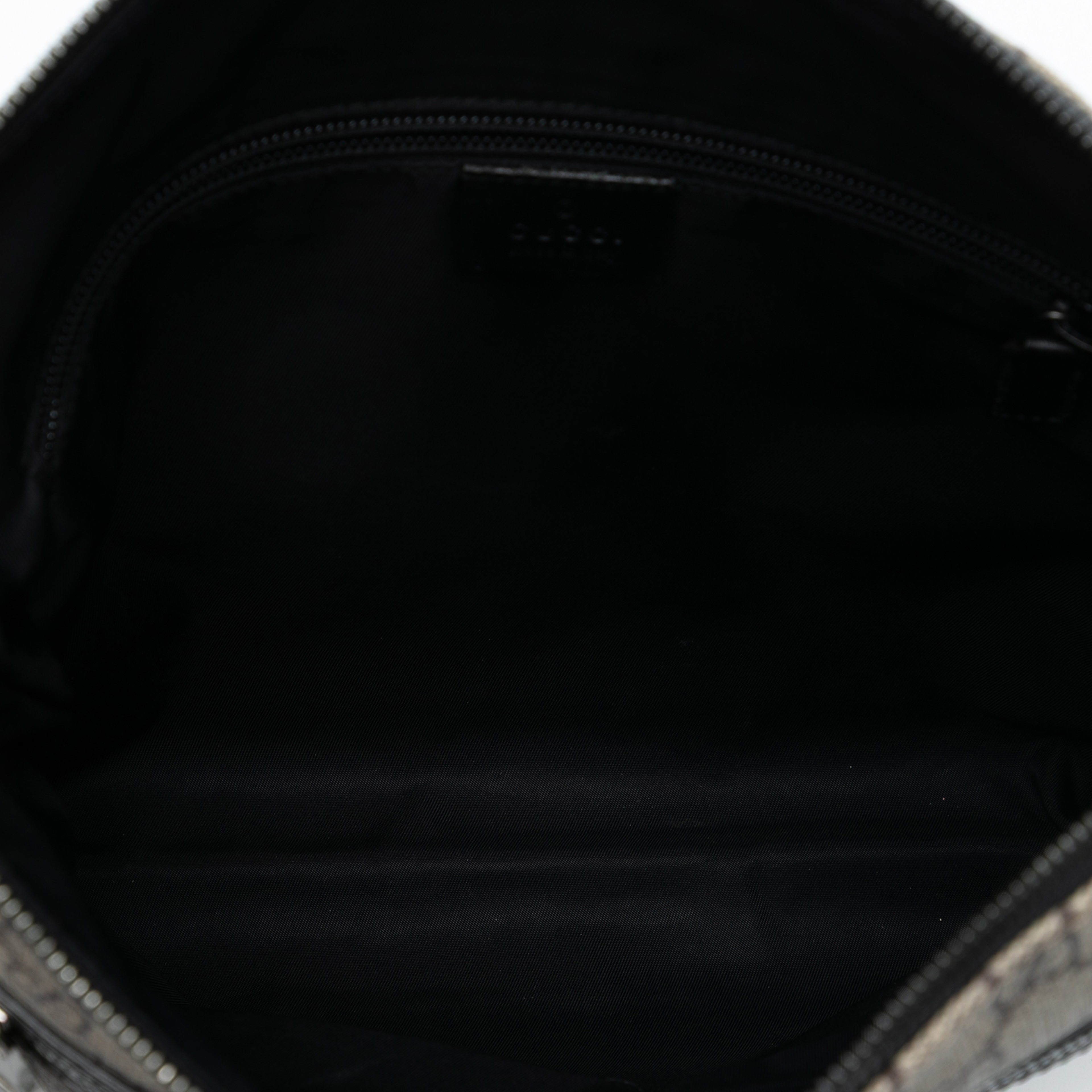 Gucci Gg Supreme Crossbody, från Luxclusif, i färgen beige. Klicka för att öppna bilden i stort format