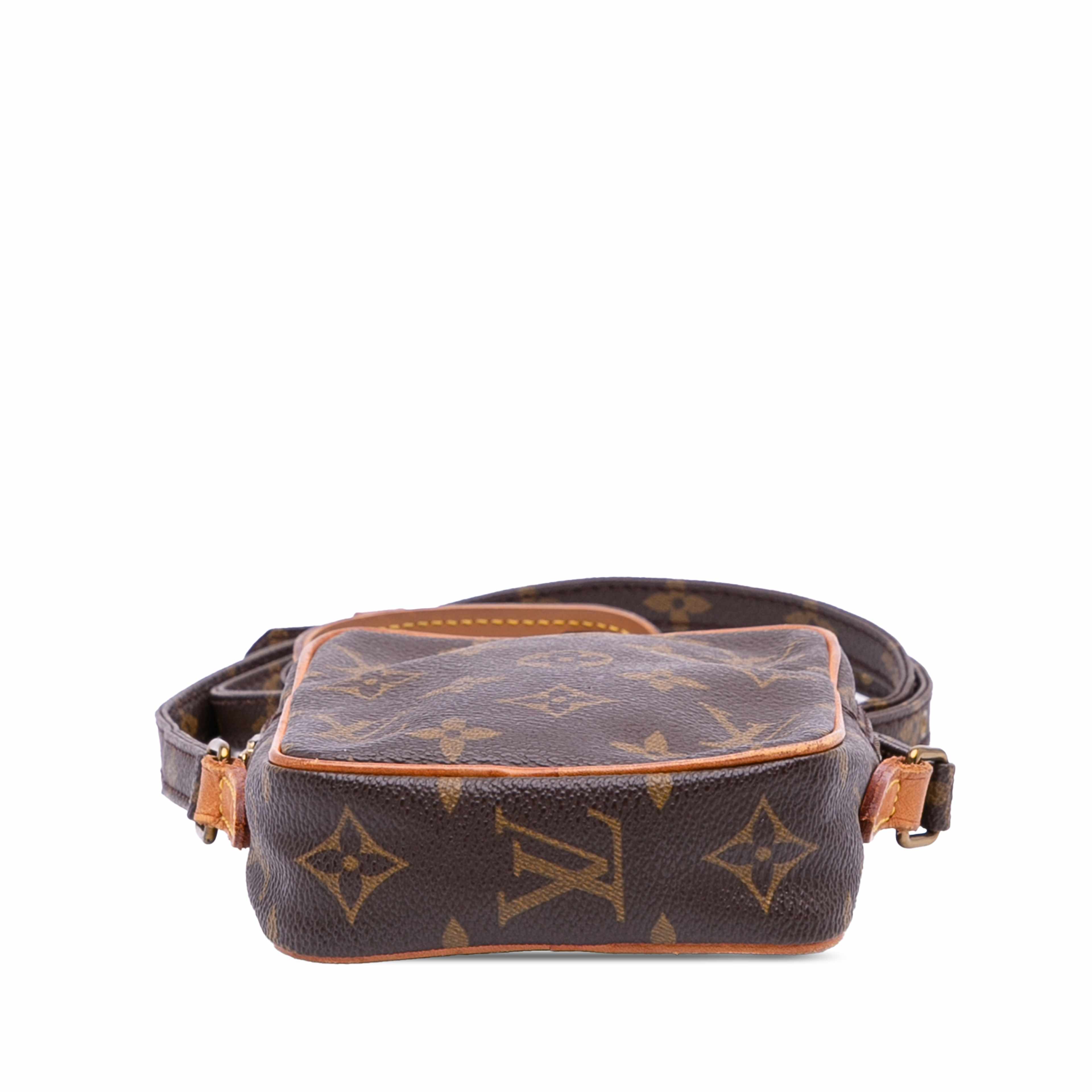 Louis Vuitton Monogram Mini Danube, från Luxclusif, i färgen brun. Klicka för att öppna bilden i stort format