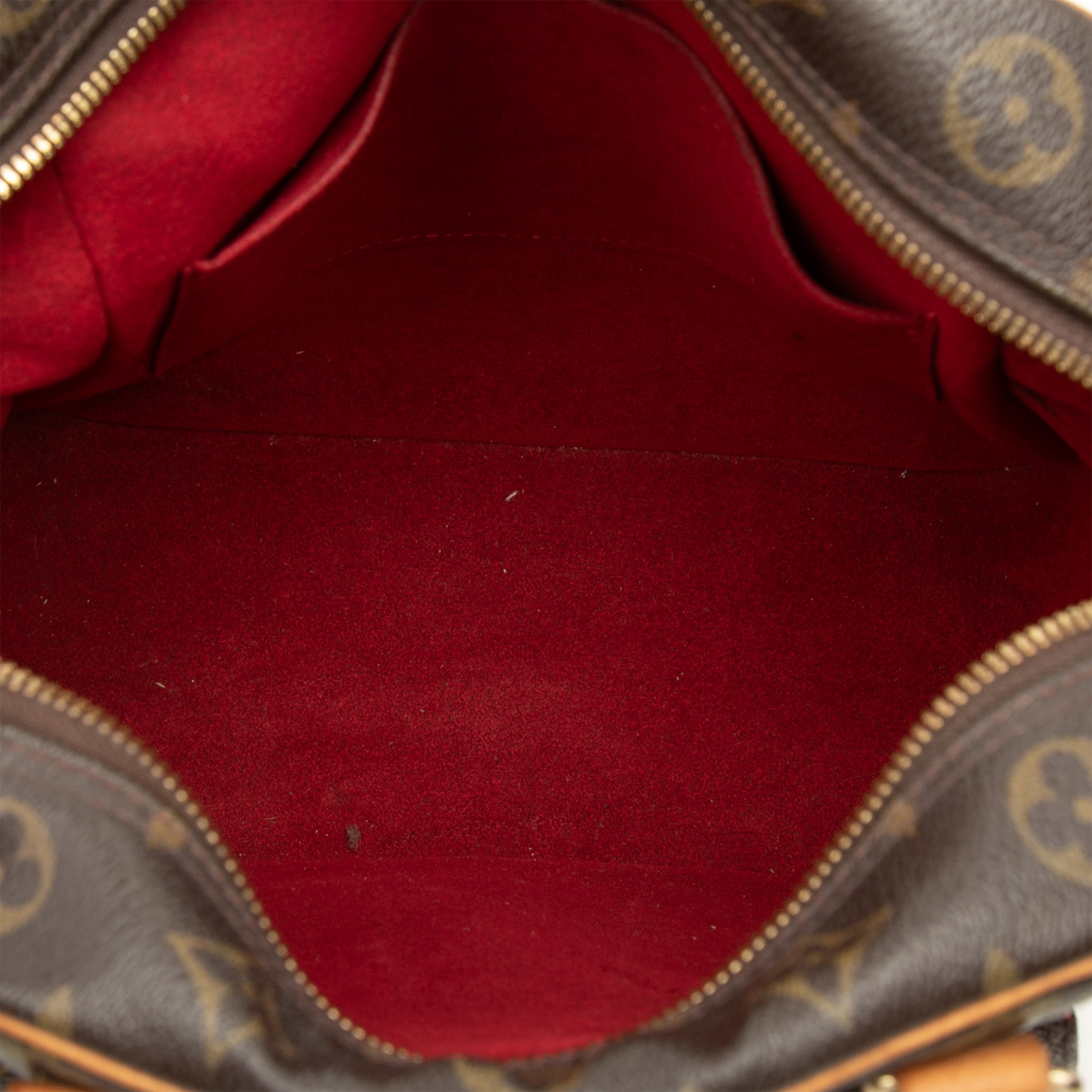 Louis Vuitton Monogram Excentri Cite, från Luxclusif, i färgen brun. Klicka för att öppna bilden i stort format