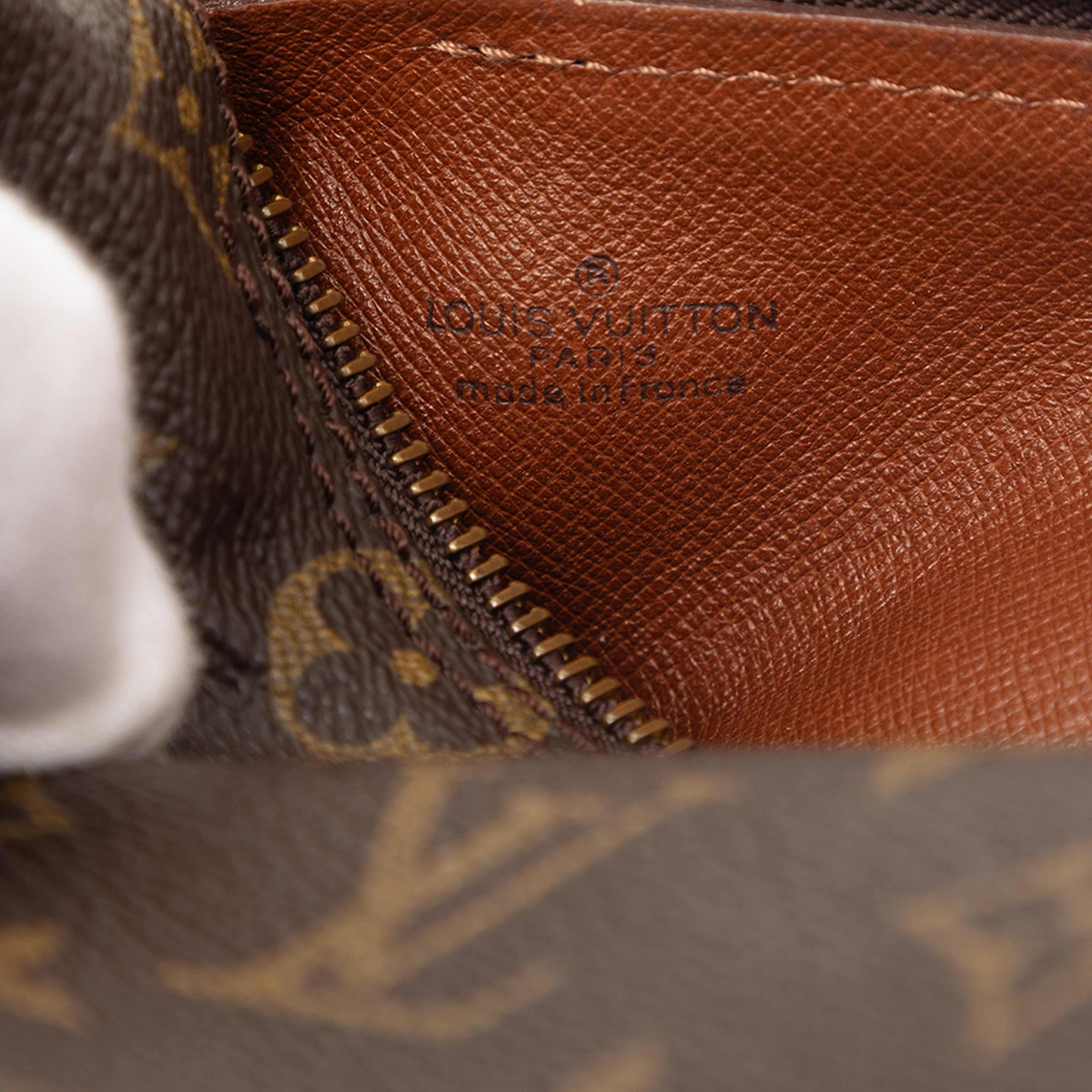 Louis Vuitton Monogram Papillon 26, från Luxclusif, i färgen brown. Klicka för att öppna bilden i stort format