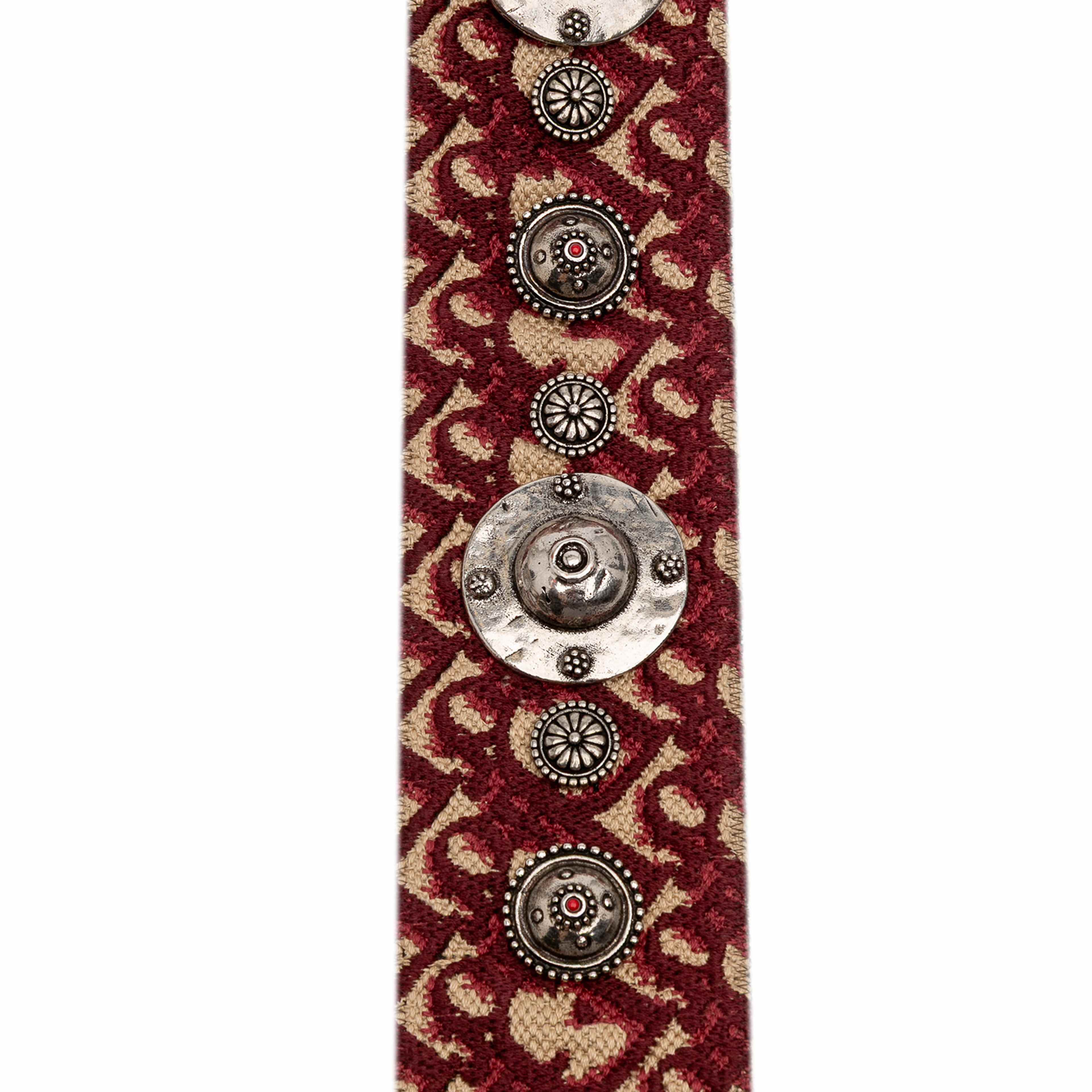 Dior Studded Oblique Canvas Bag Strap, från Luxclusif, i färgen dark red. Klicka för att öppna bilden i stort format