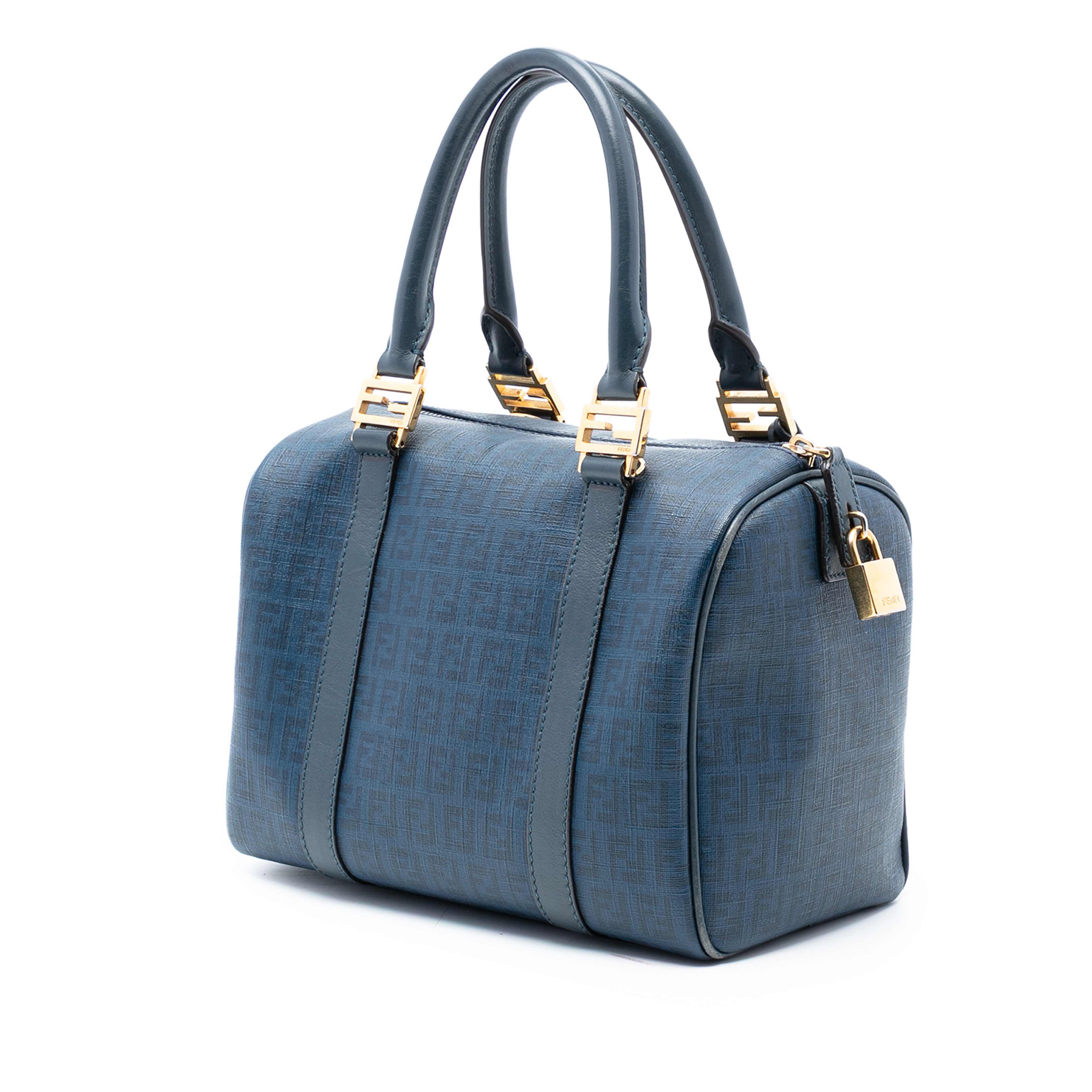 Fendi Zucca Spalmati Boston Bag, från Luxclusif, i färgen blue. Klicka för att öppna bilden i stort format