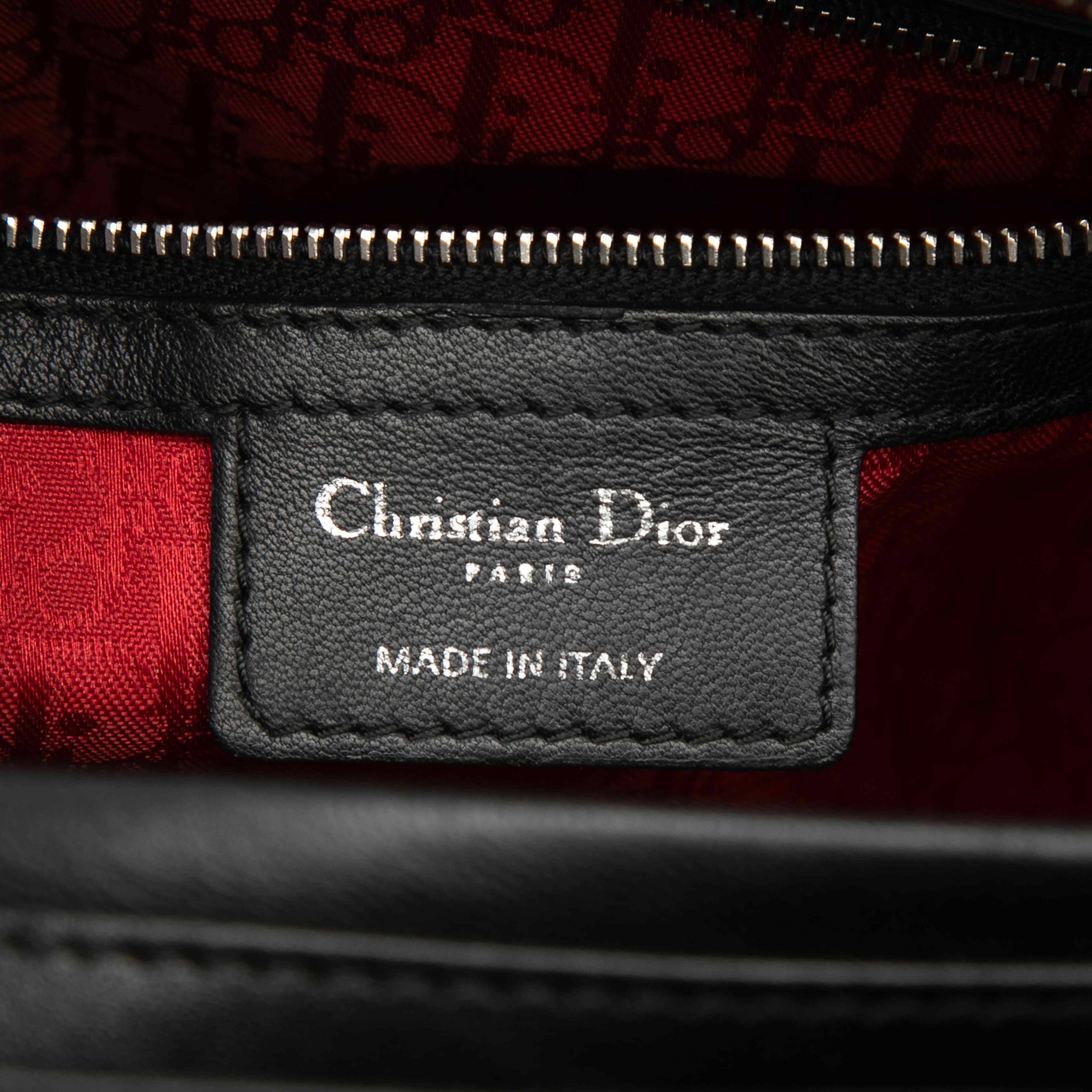 Dior Large Lambskin Cannage Lady Dior, från Luxclusif, i färgen black. Klicka för att öppna bilden i stort format