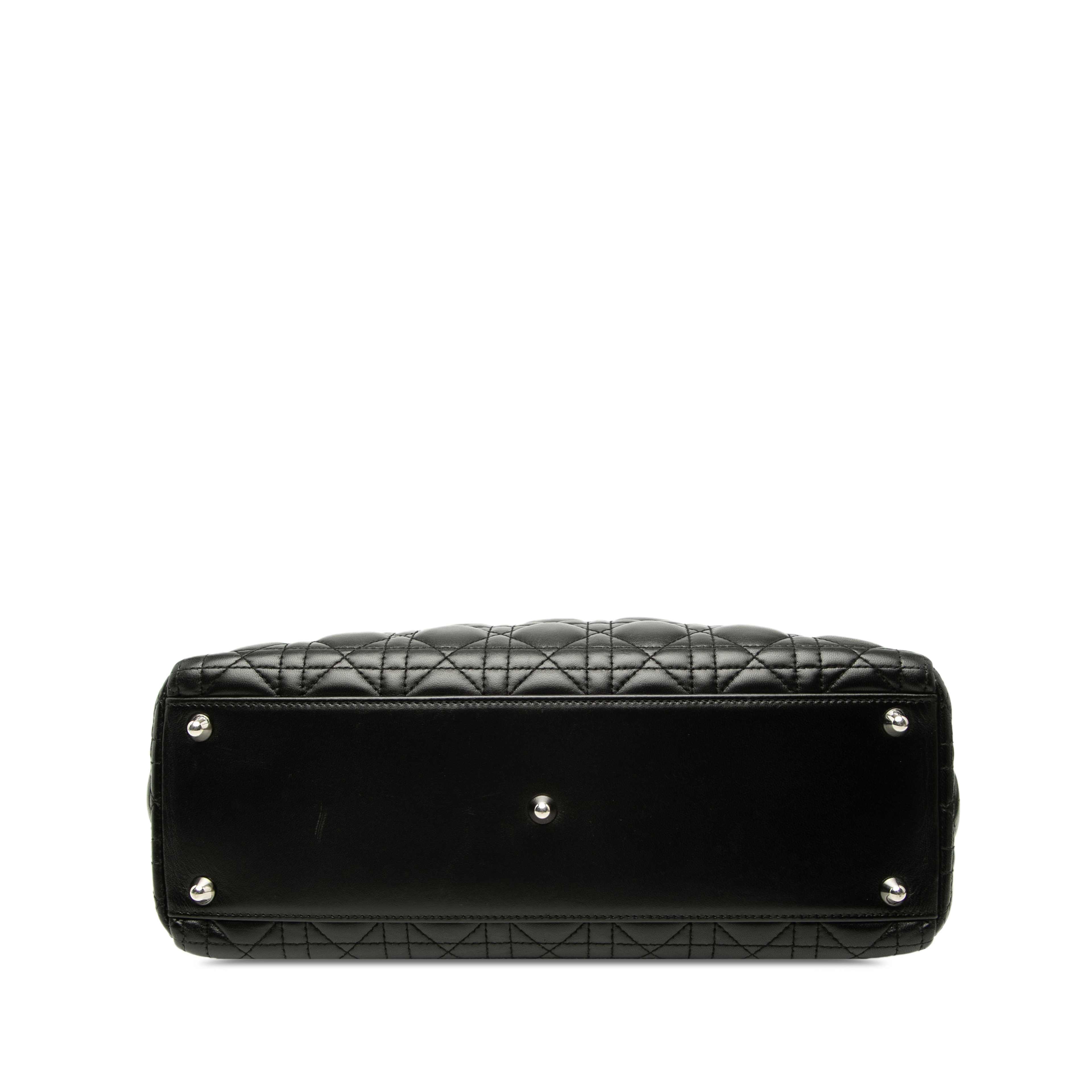 Dior Large Lambskin Cannage Lady Dior, från Luxclusif, i färgen black. Klicka för att öppna bilden i stort format