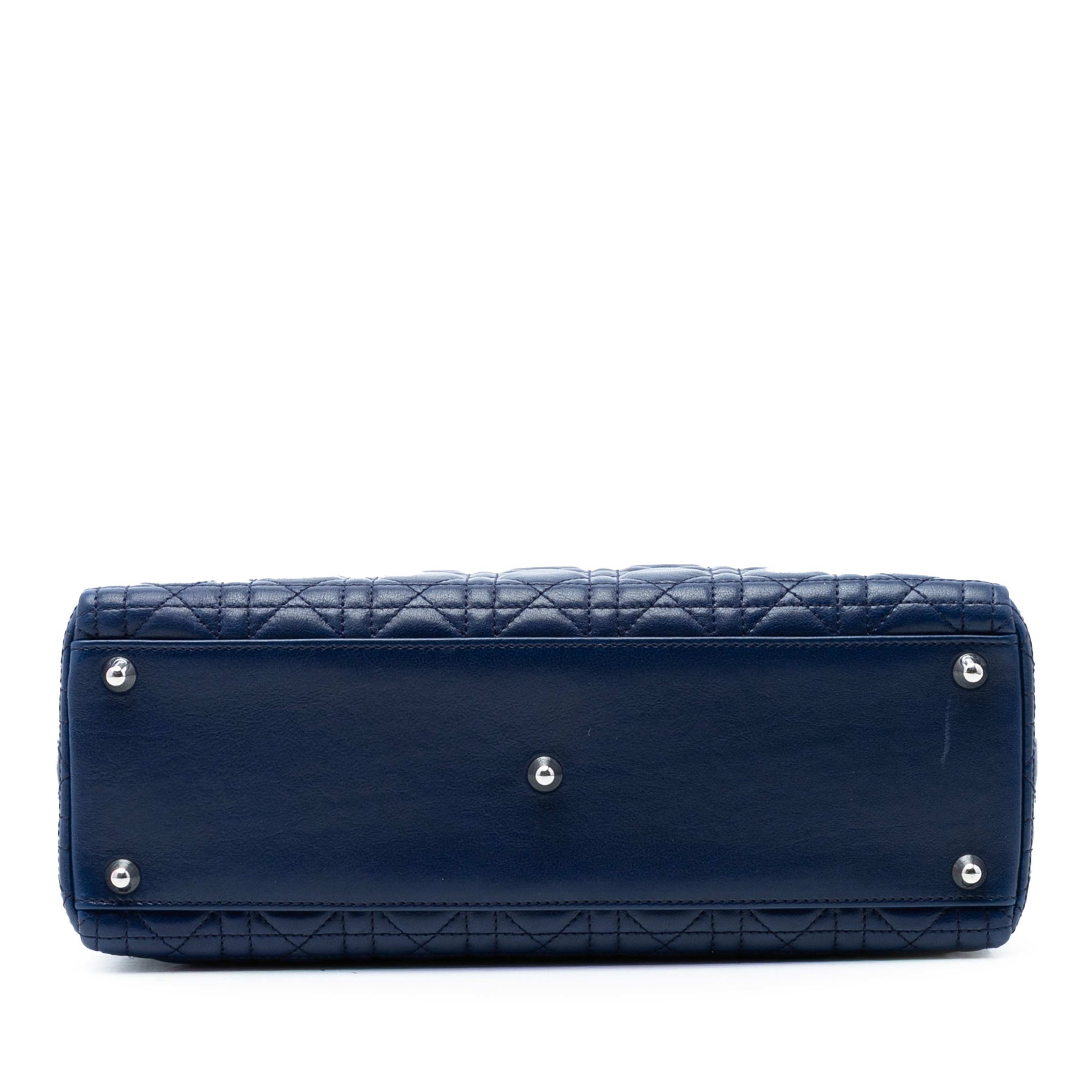 Dior Large Lambskin Cannage Lady Dior, från Luxclusif, i färgen blå. Klicka för att öppna bilden i stort format