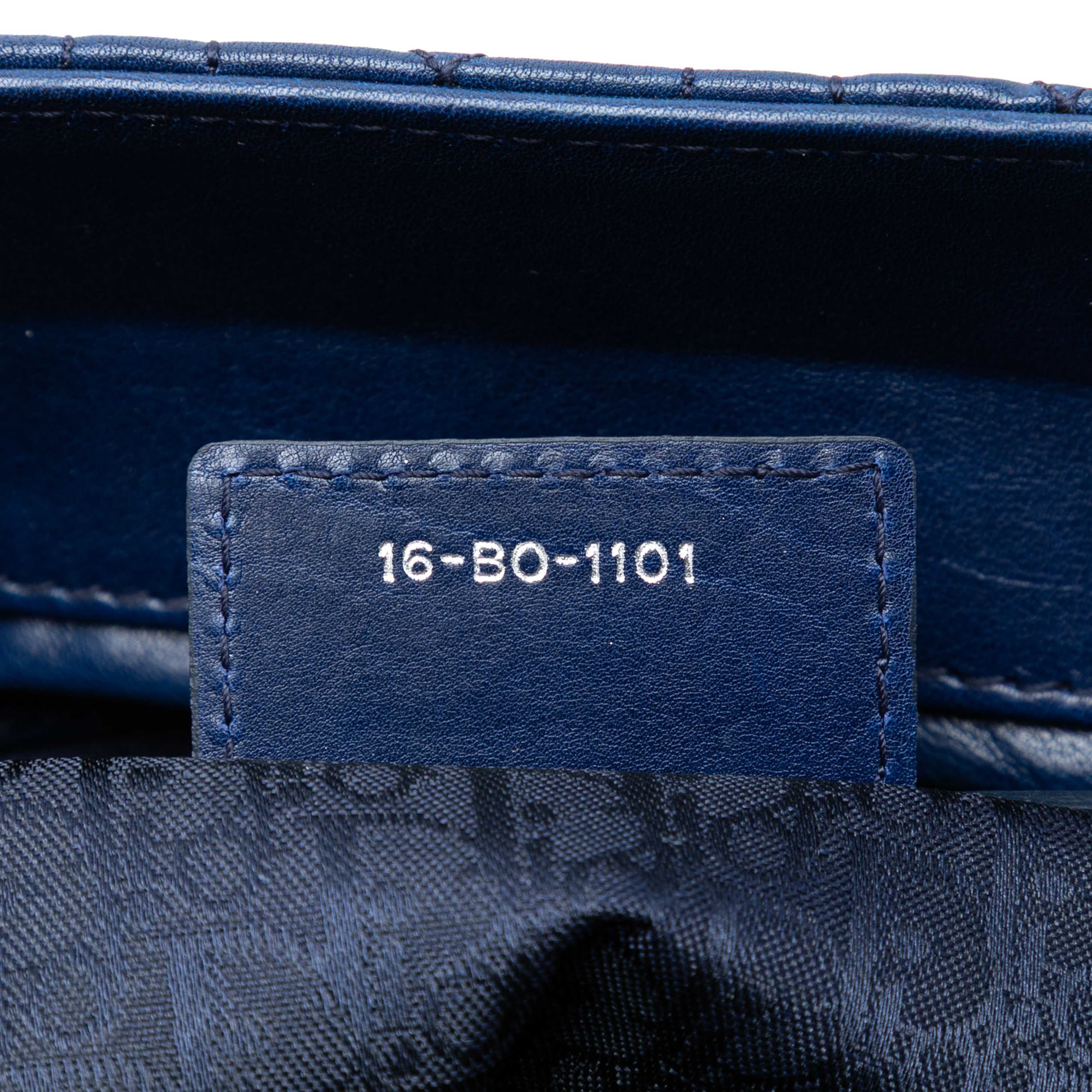 Dior Large Lambskin Cannage Lady Dior, från Luxclusif, i färgen blå. Klicka för att öppna bilden i stort format