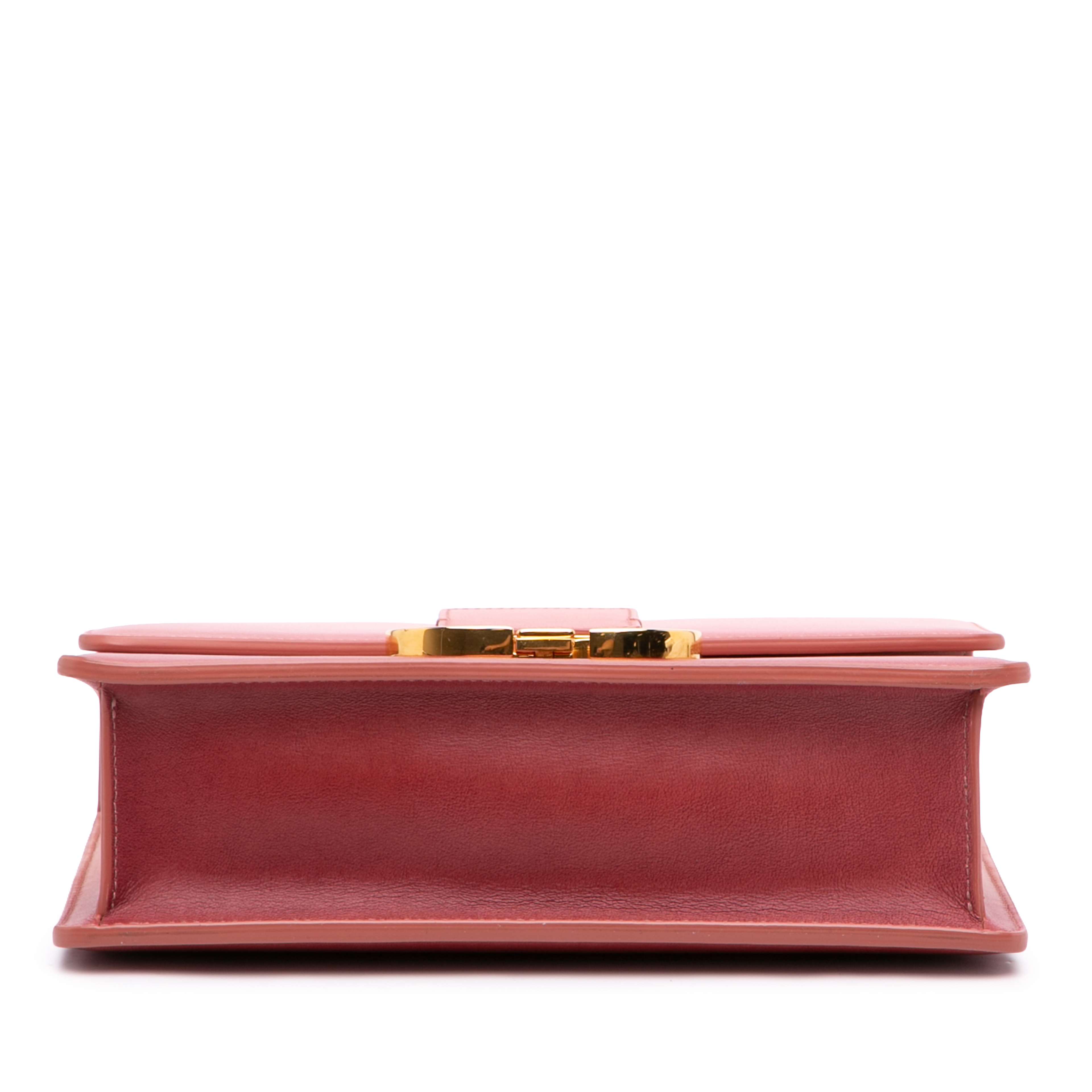 Dior Ombre Calfskin 30 Montaigne Box Bag, från Luxclusif, i färgen rosa. Klicka för att öppna bilden i stort format