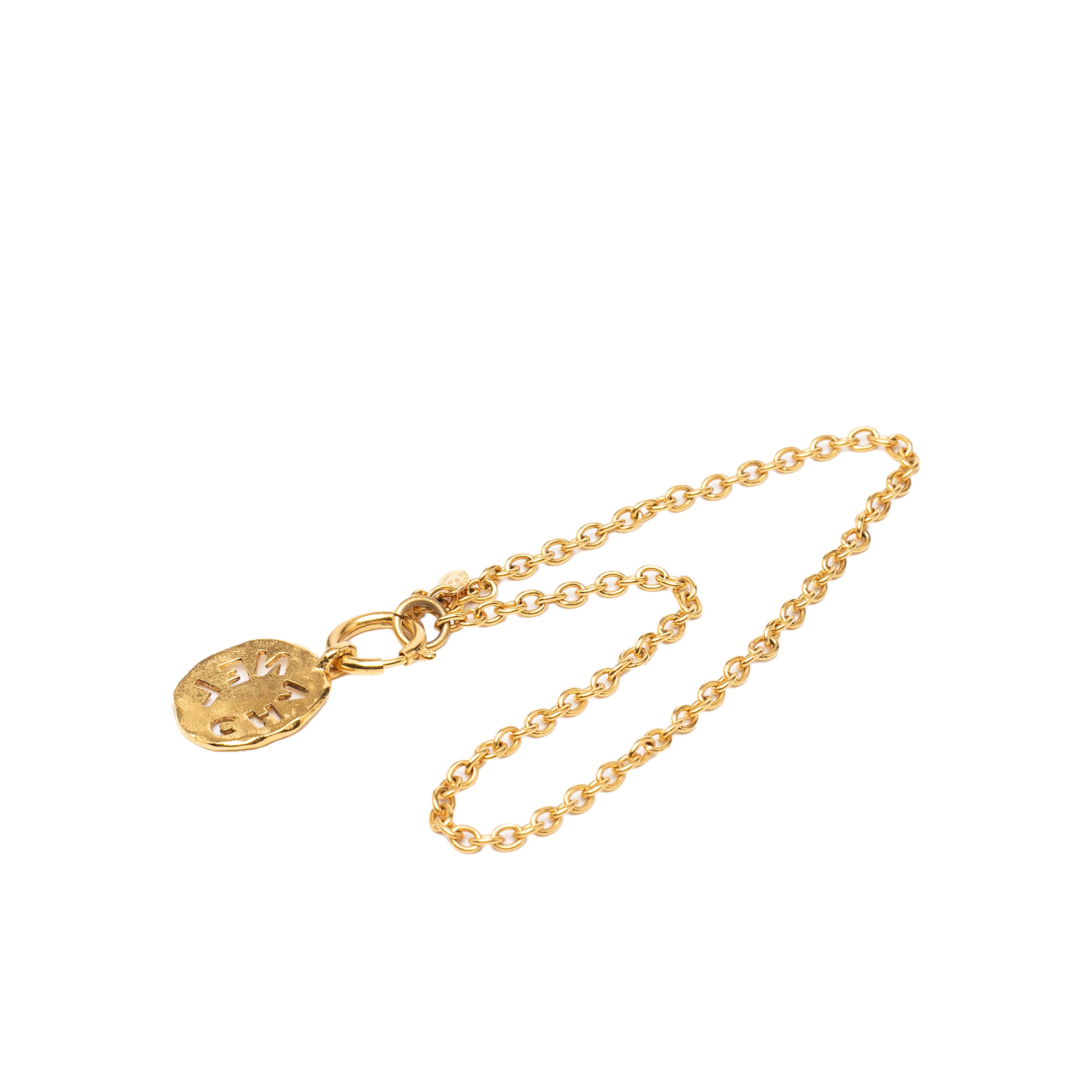 Chanel Gold Plated Cut Out Logo Pendant Necklace, från Luxclusif, i färgen gold. Klicka för att öppna bilden i stort format