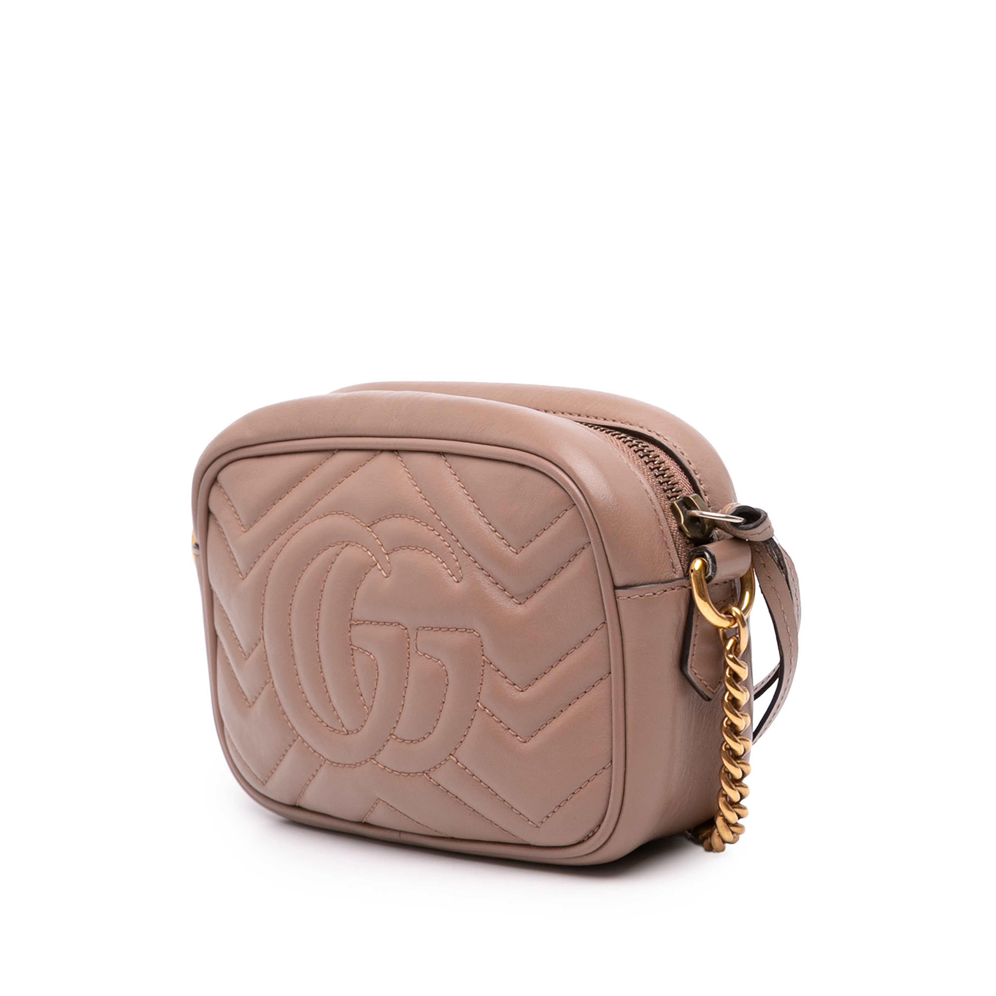 Gucci Mini Gg Marmont Matelasse Calfskin Crossbody, från Luxclusif, i färgen brun. Klicka för att öppna bilden i stort format