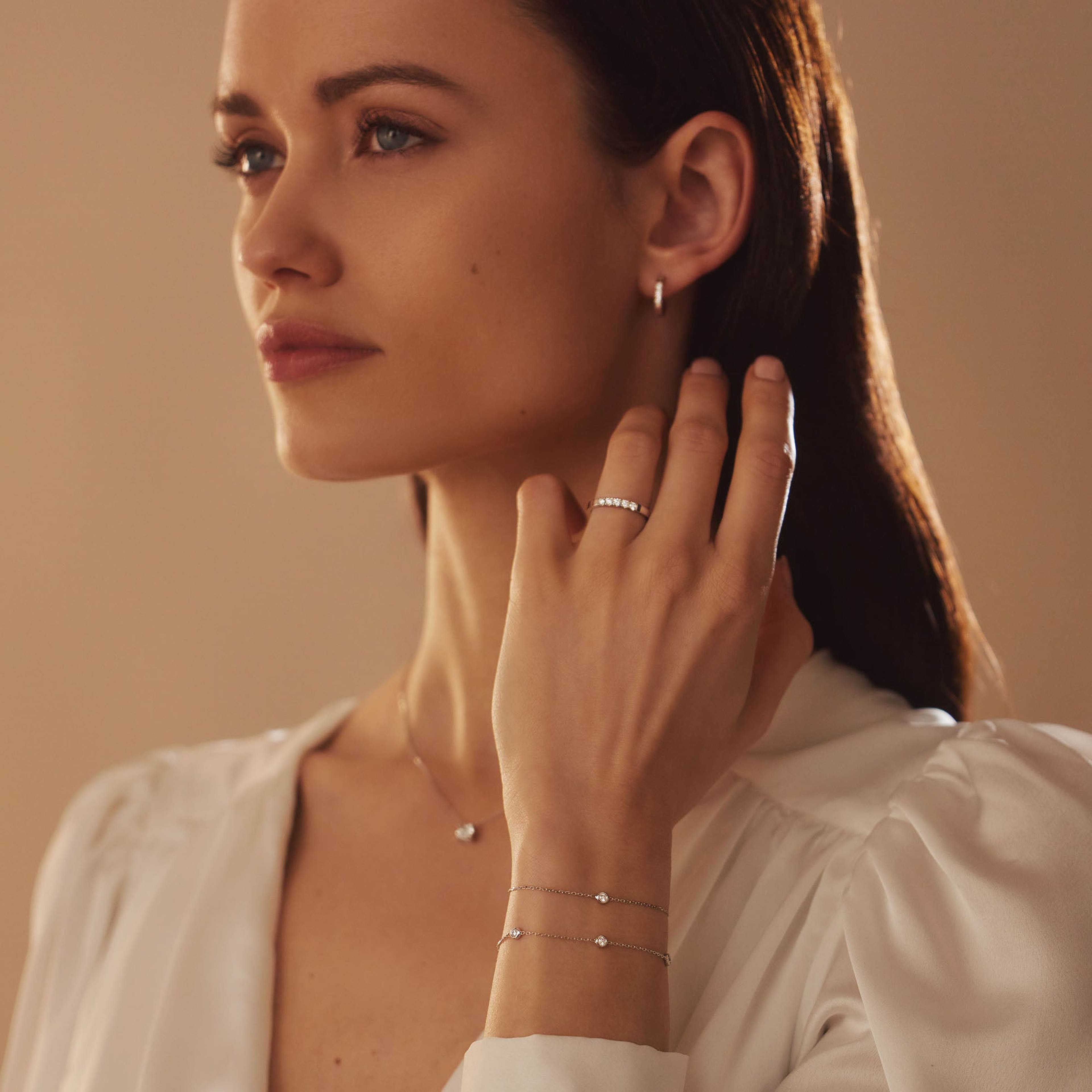 De La Paix Alfie Armband Med Diamanter 012 Ct, från Isabel Bernard, i färgen silver. Klicka för att öppna bilden i stort format