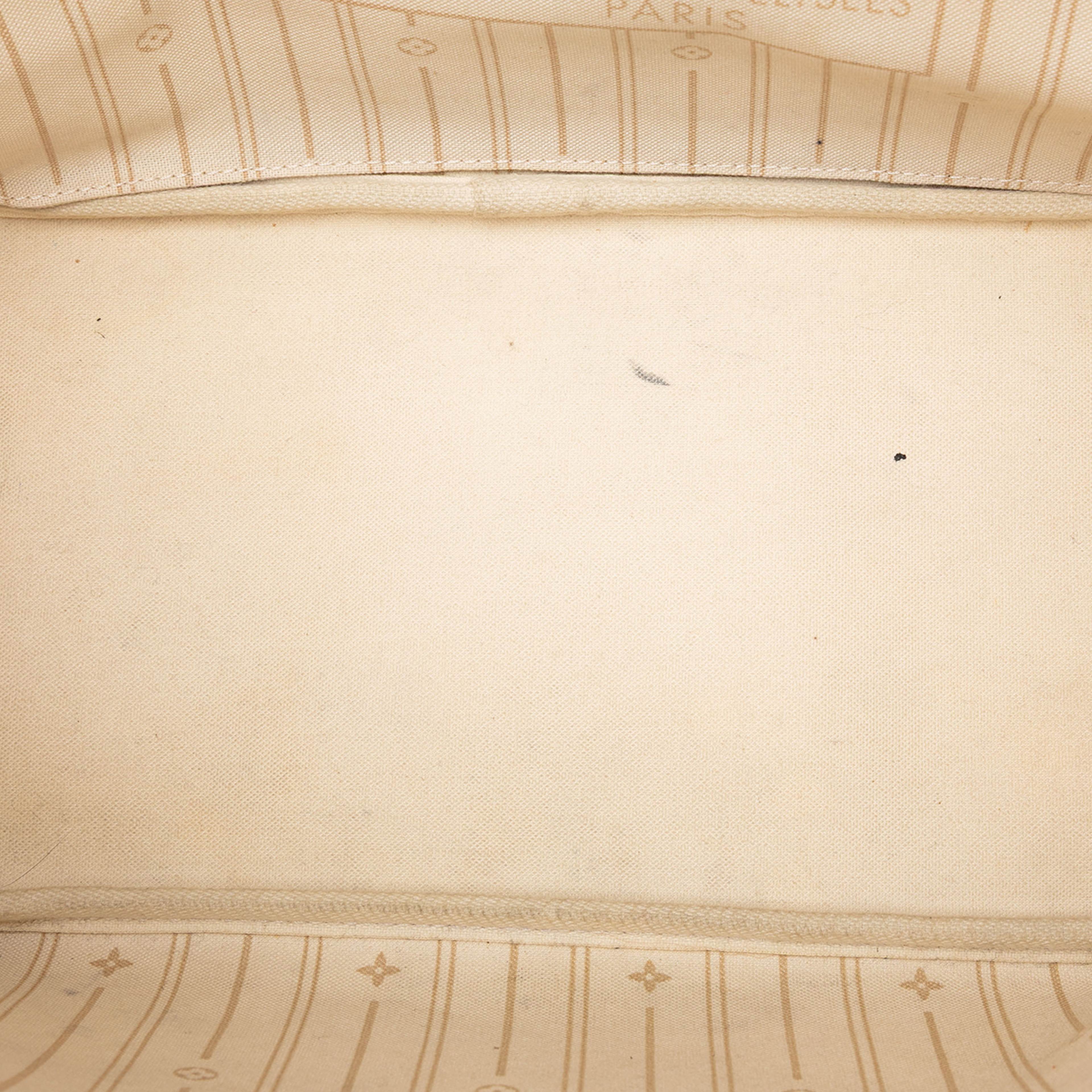 Louis Vuitton Damier Azur Neverfull Mm, från Luxclusif, i färgen white. Klicka för att öppna bilden i stort format