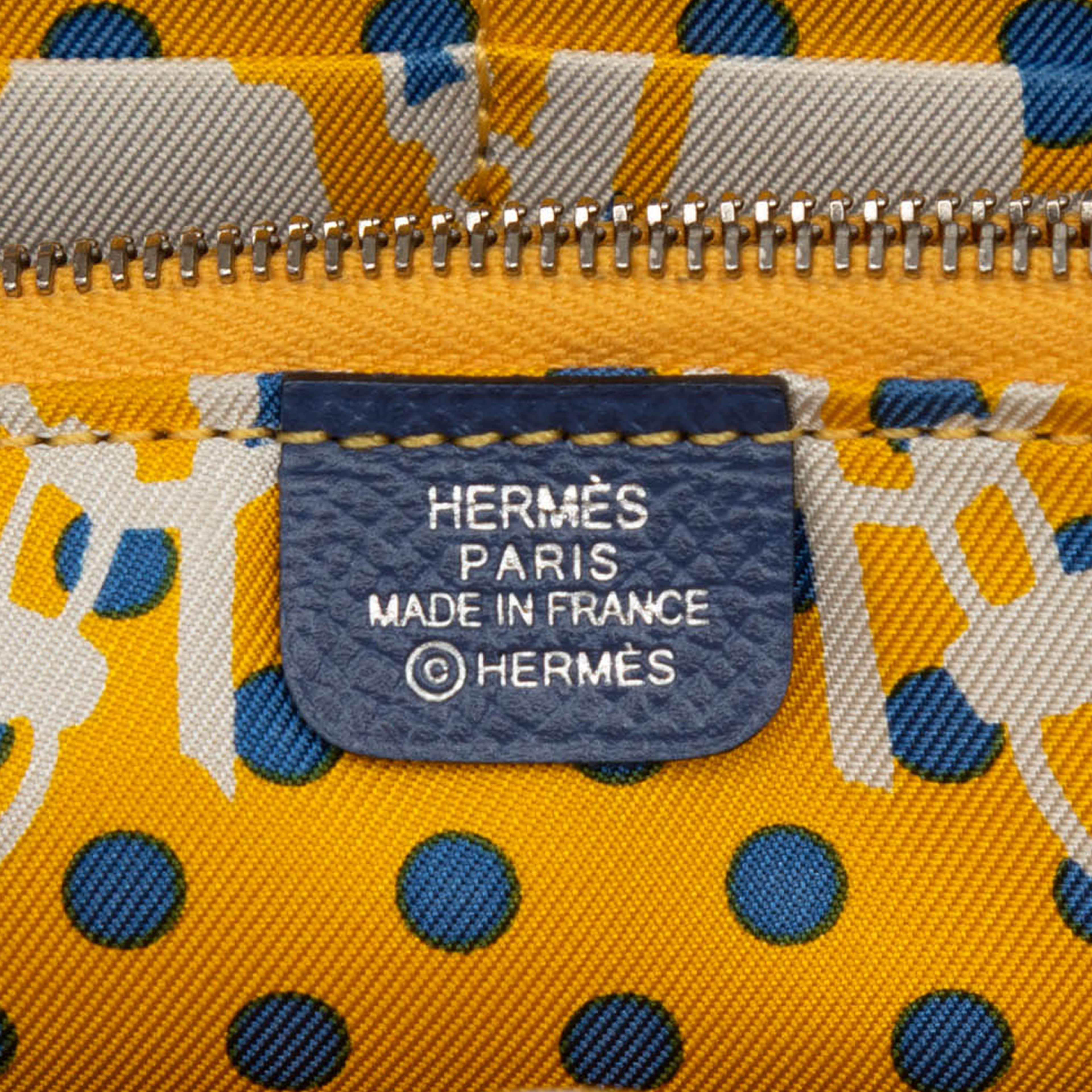 Hermès Epsom Silk In Classique Long Wallet, från Luxclusif, i färgen dark blue. Klicka för att öppna bilden i stort format