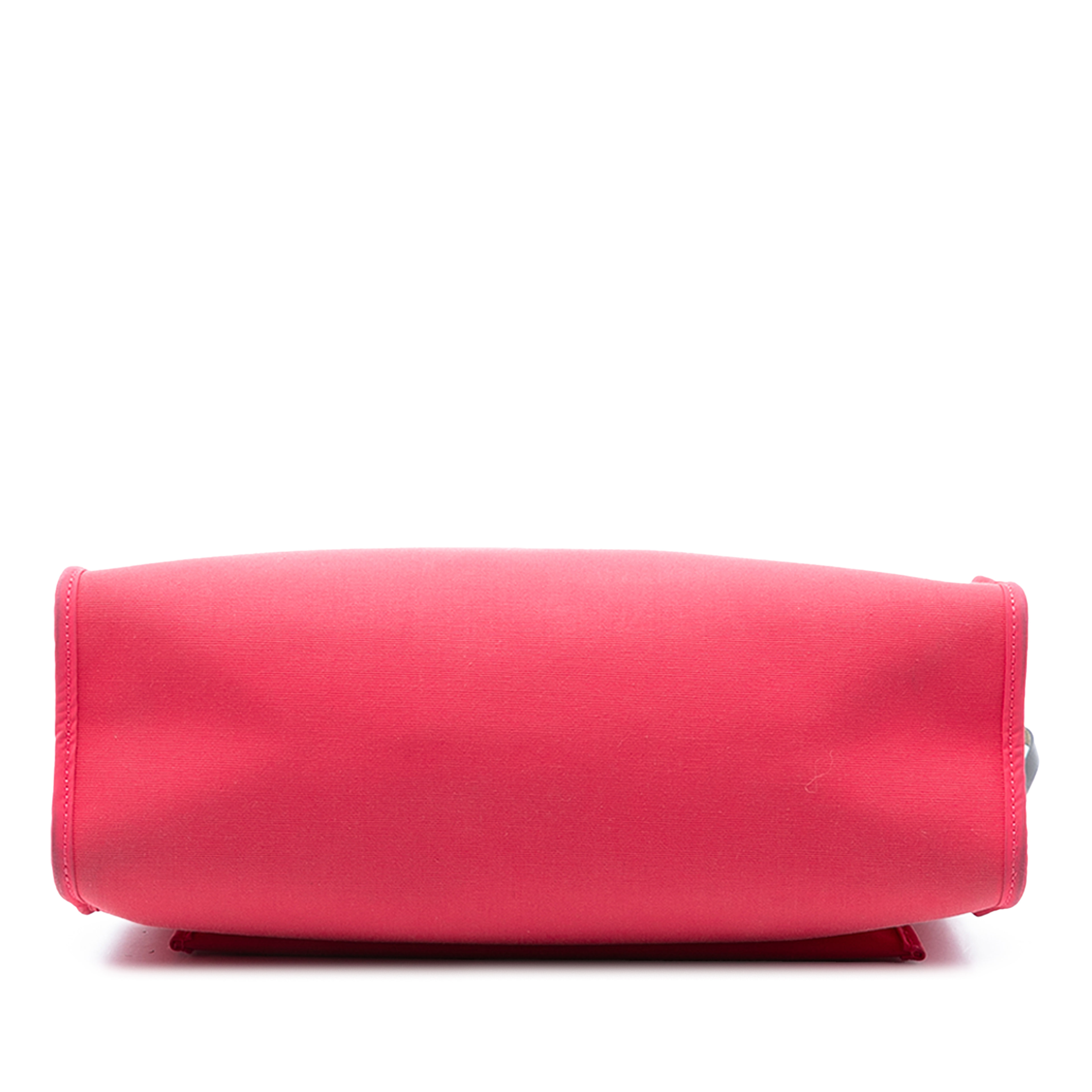 Hermès Toile Herbag Zip 31, från Luxclusif, i färgen rosa. Klicka för att öppna bilden i stort format