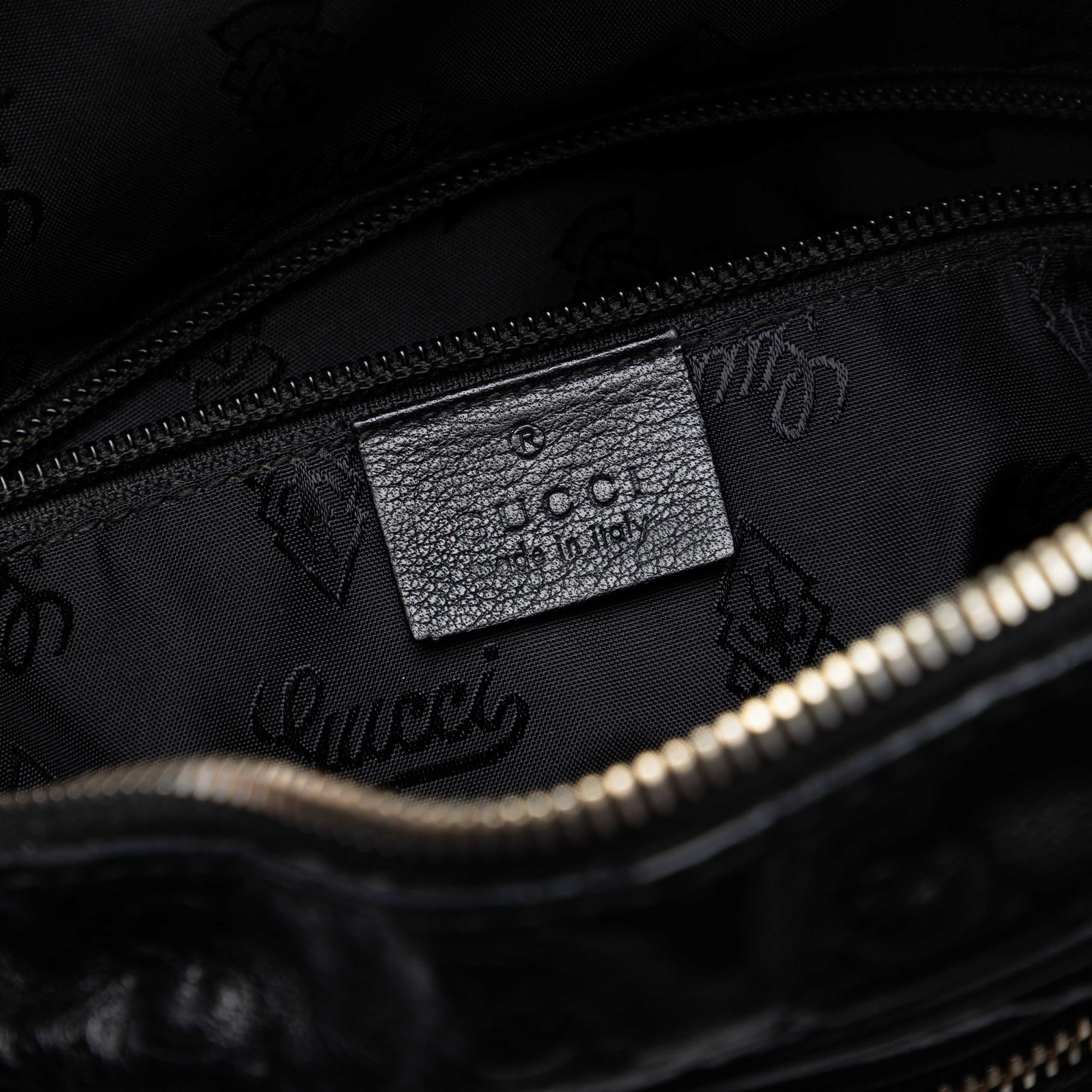 Gucci Guccissima Crossbody, från Luxclusif, i färgen black. Klicka för att öppna bilden i stort format