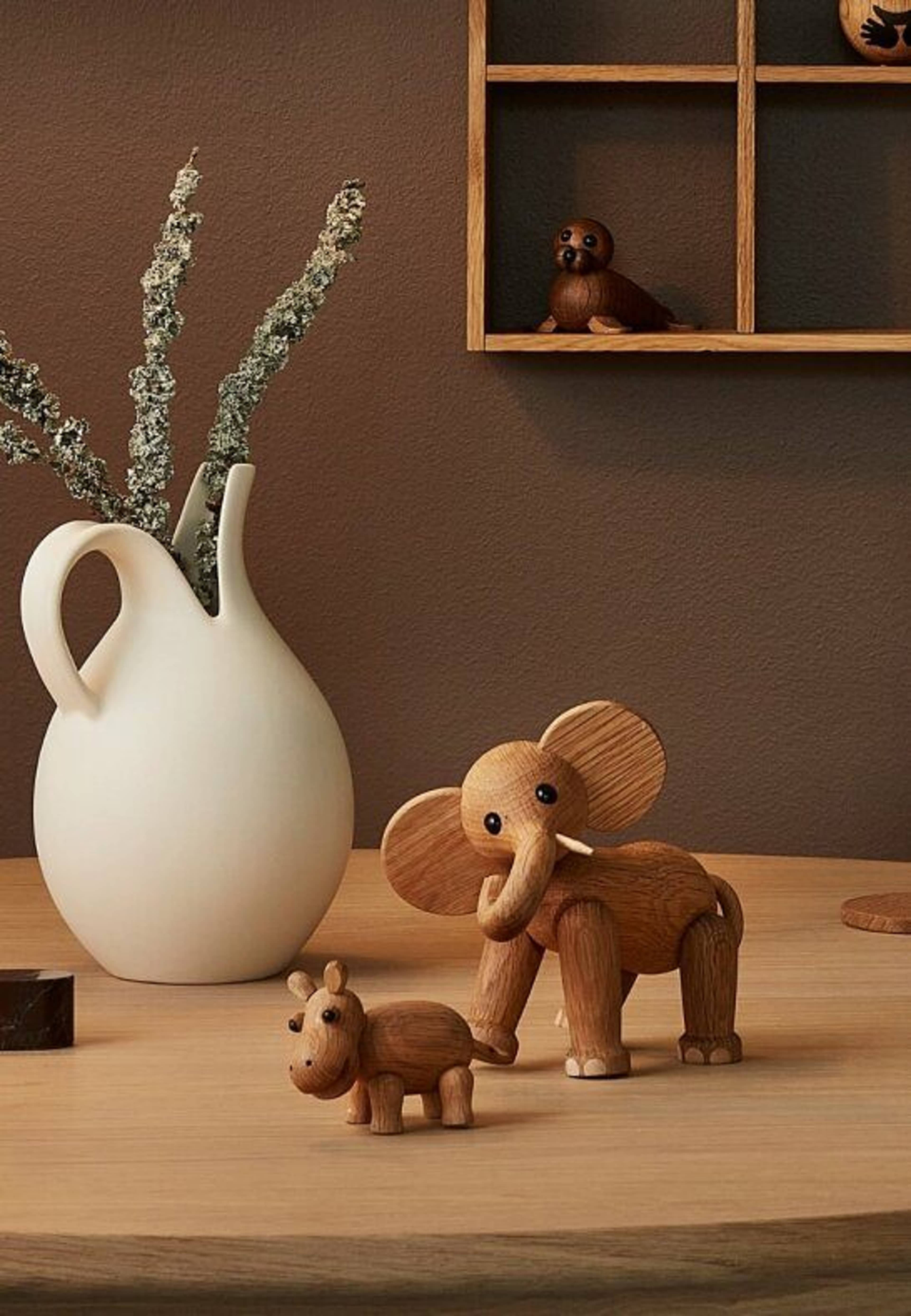 Dekoration Spring Copenhagen Ollie Elefant Ek/lönn 15 Cm, från Spring Copenhagen, i färgen ek. Klicka för att öppna bilden i stort format