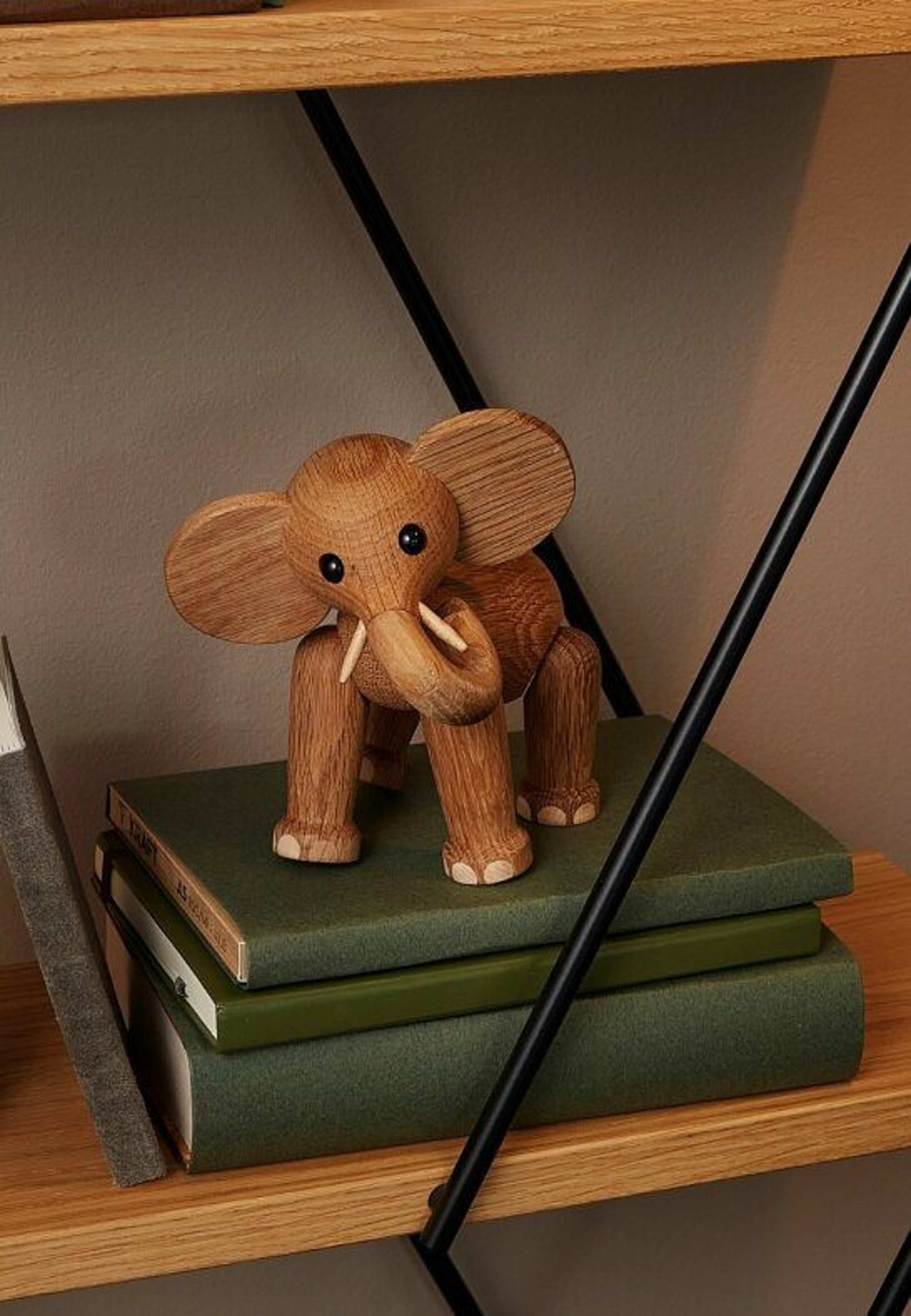 Dekoration Spring Copenhagen Ollie Elefant Ek/lönn 15 Cm, från Spring Copenhagen, i färgen ek. Klicka för att öppna bilden i stort format
