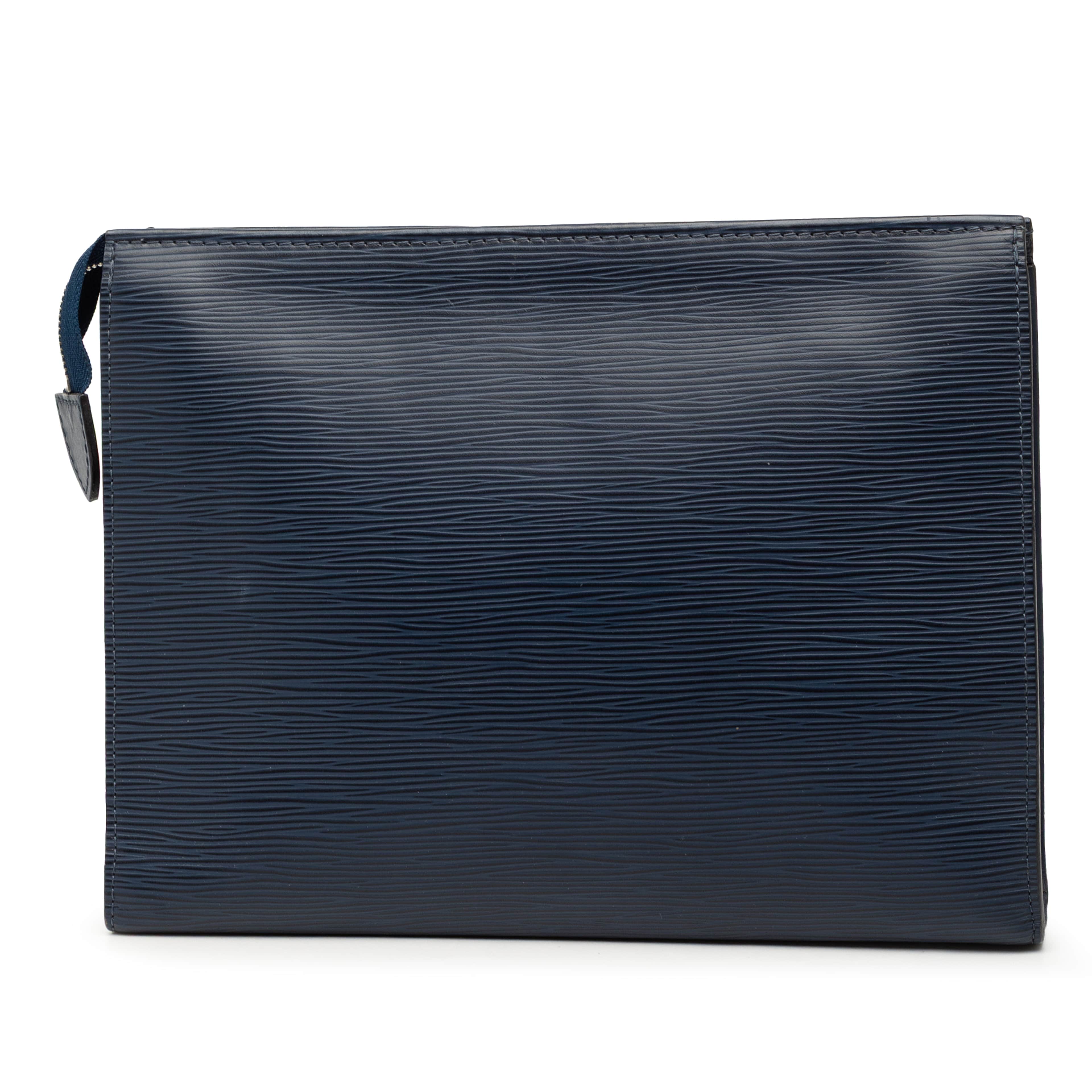 Louis Vuitton Epi Toiletry Pouch 26, från Luxclusif, i färgen blue. Klicka för att öppna bilden i stort format