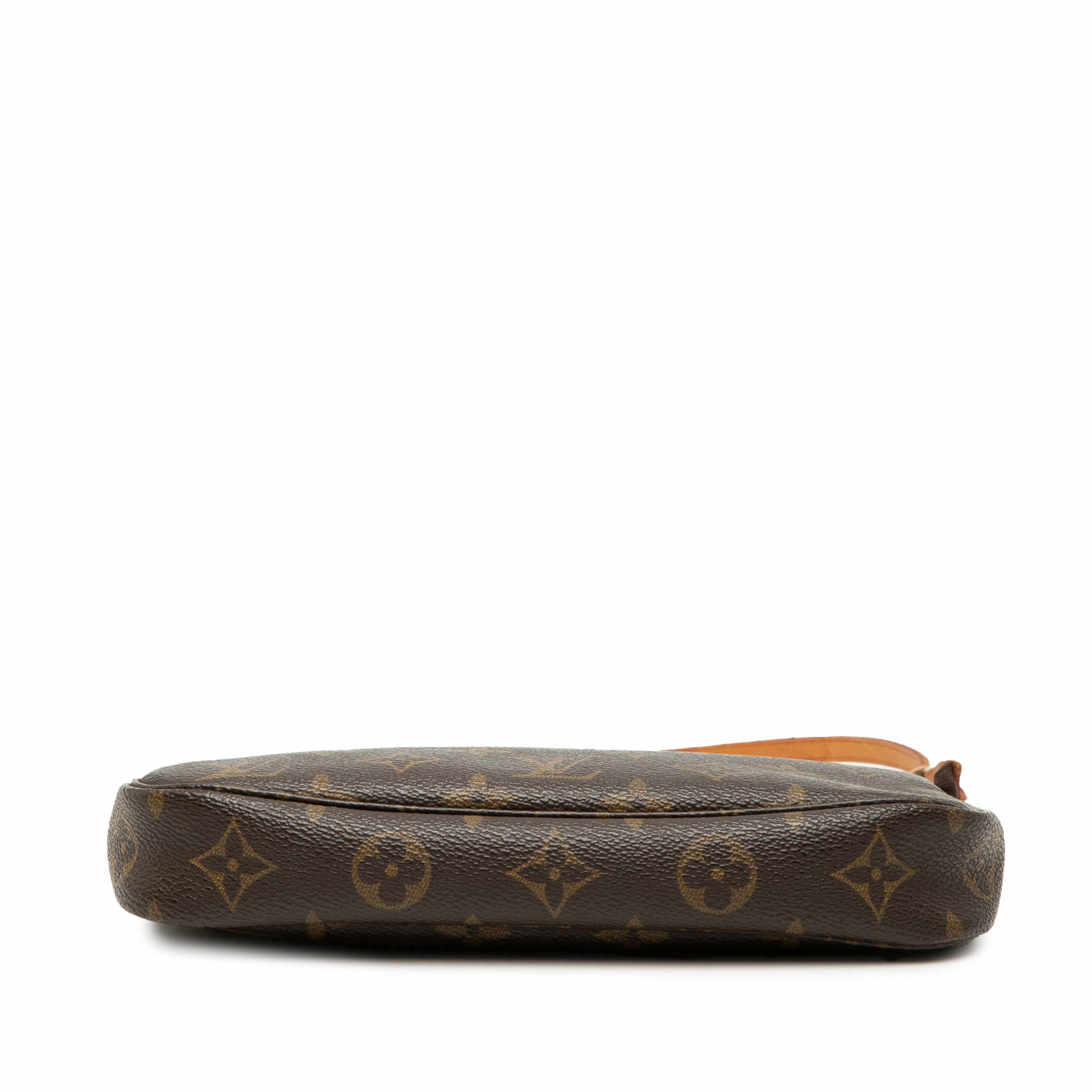 Louis Vuitton Monogram Pochette Accessoires, från Luxclusif, i färgen brun. Klicka för att öppna bilden i stort format