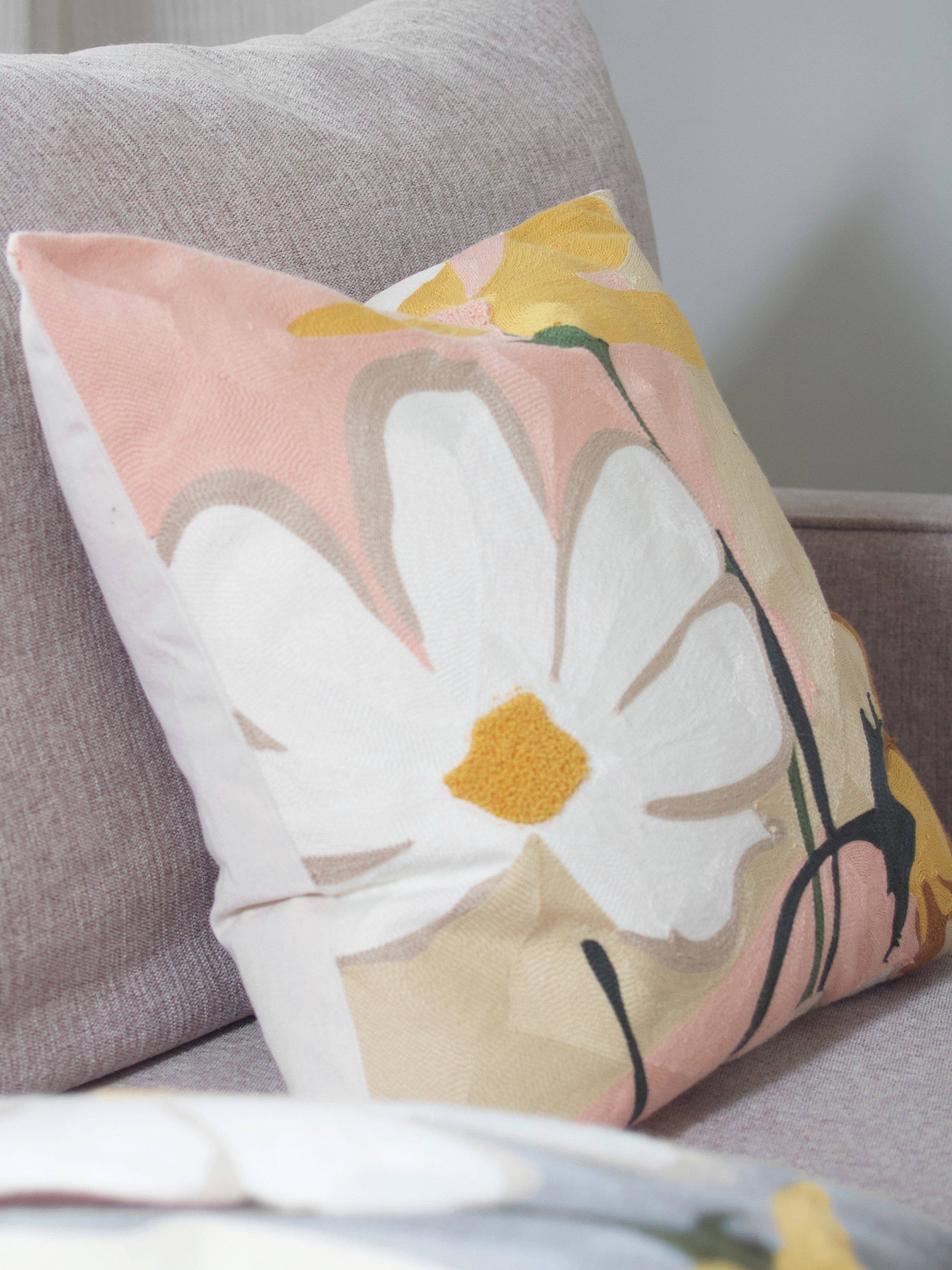 Signe Kuddfodral, från Svanefors, i färgen rosa. Klicka för att öppna bilden i stort format