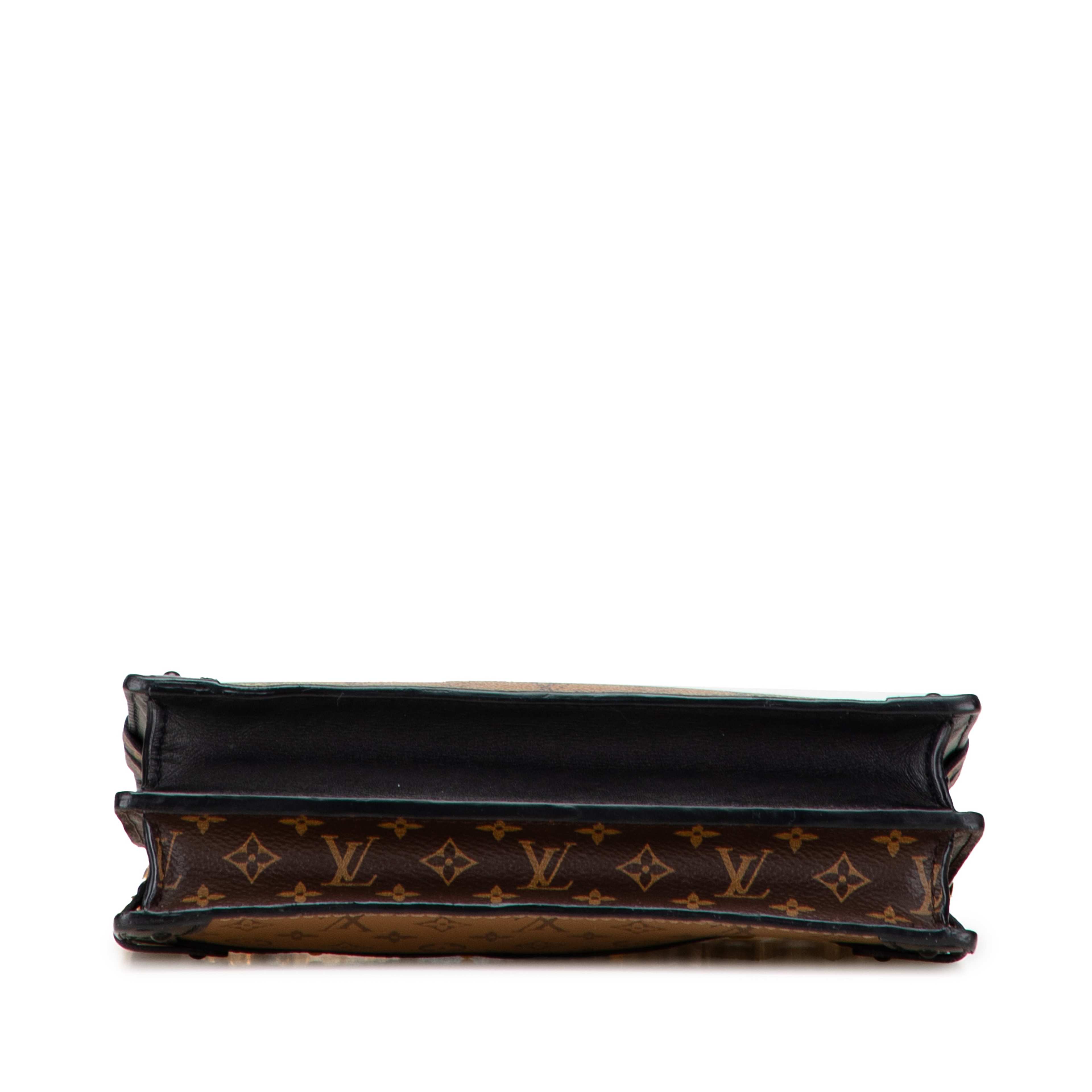 Louis Vuitton Monogram Reverse Trunk Clutch, från Luxclusif, i färgen brown. Klicka för att öppna bilden i stort format
