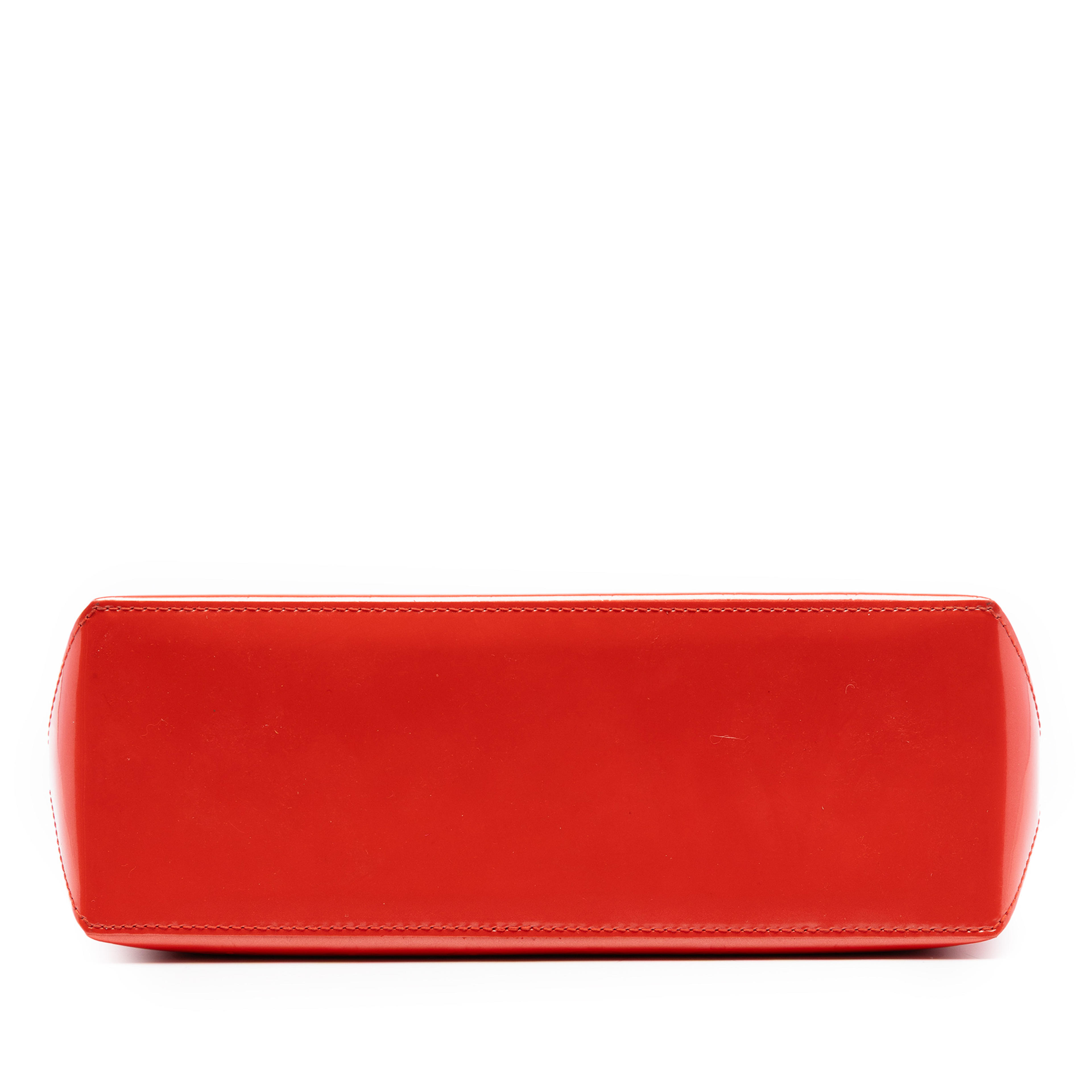 Louis Vuitton Monogram Vernis Wilshire Pm, från Luxclusif, i färgen orange. Klicka för att öppna bilden i stort format