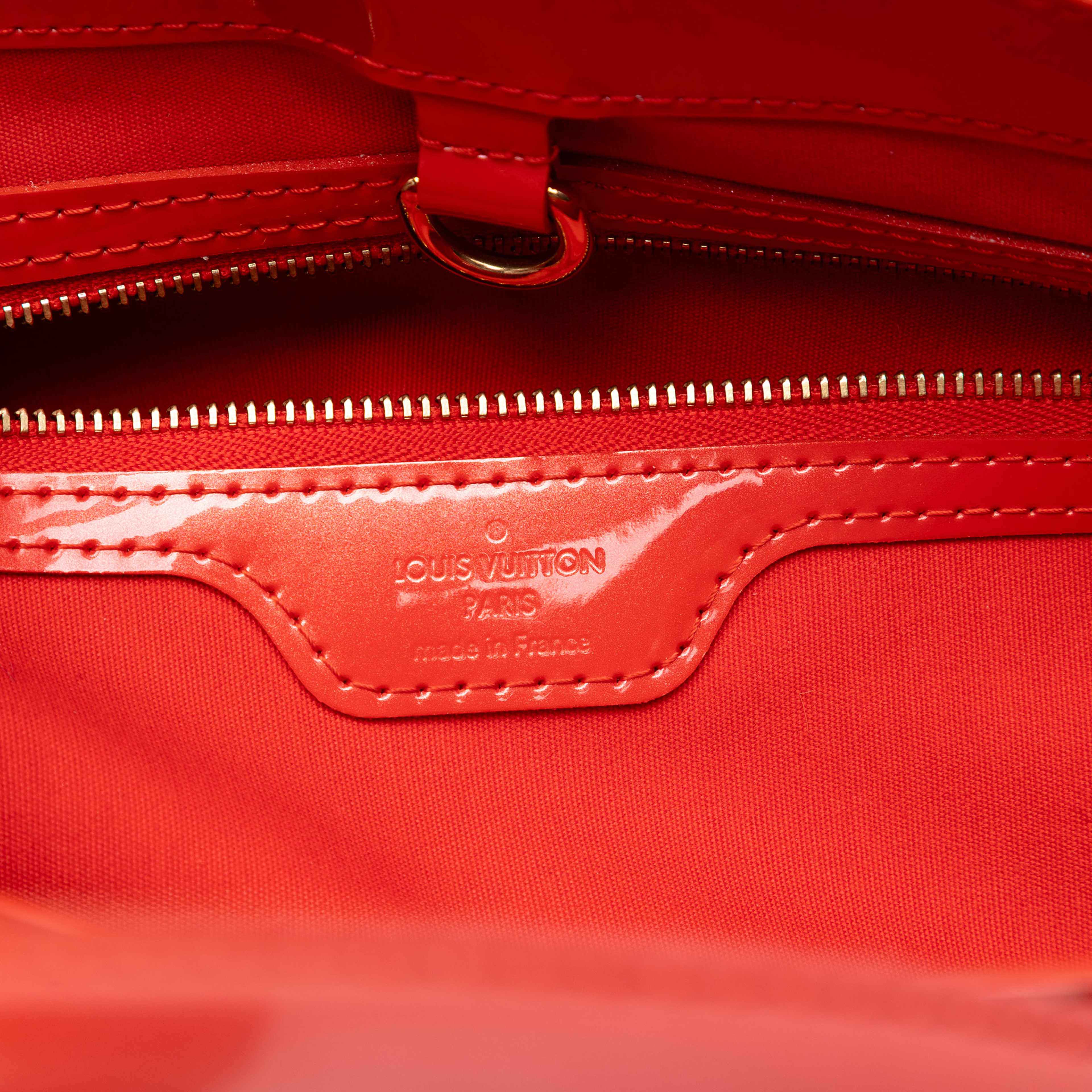 Louis Vuitton Monogram Vernis Wilshire Pm, från Luxclusif, i färgen orange. Klicka för att öppna bilden i stort format