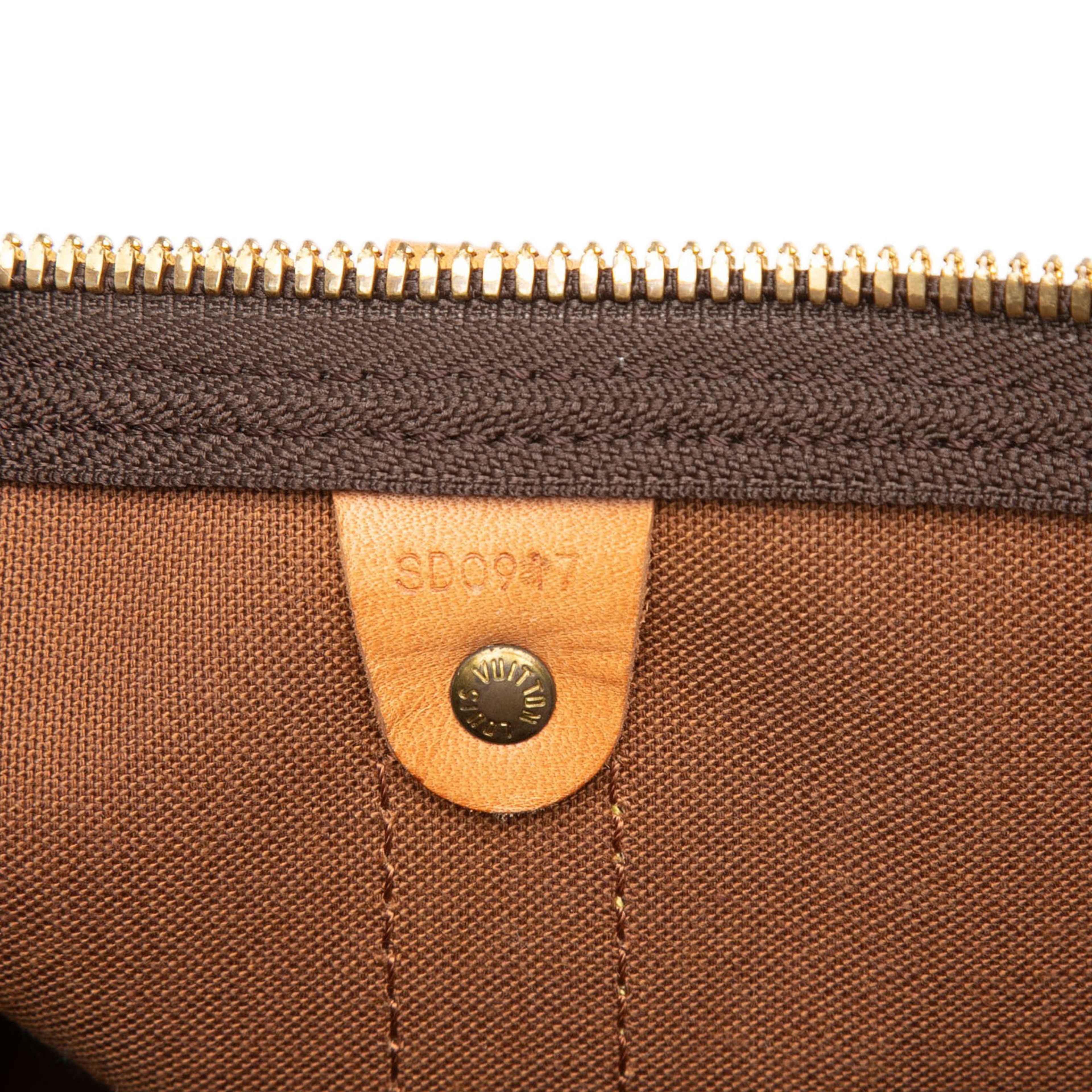 Louis Vuitton Monogram Keepall 45, från Luxclusif, i färgen brown. Klicka för att öppna bilden i stort format