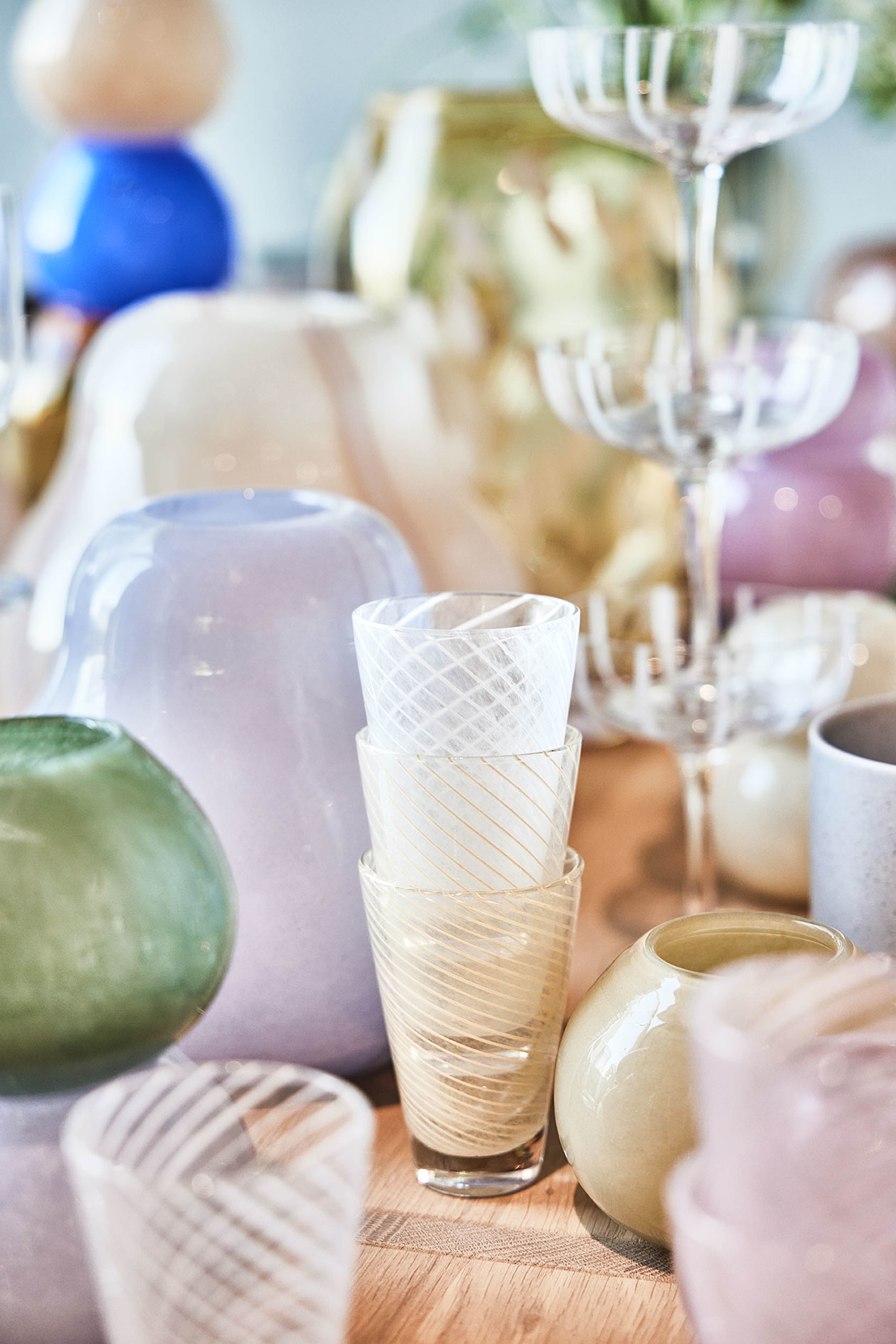 Yuka Swirl Glass - Pack Of 2, från OYOY Living, i färgen white. Klicka för att öppna bilden i stort format