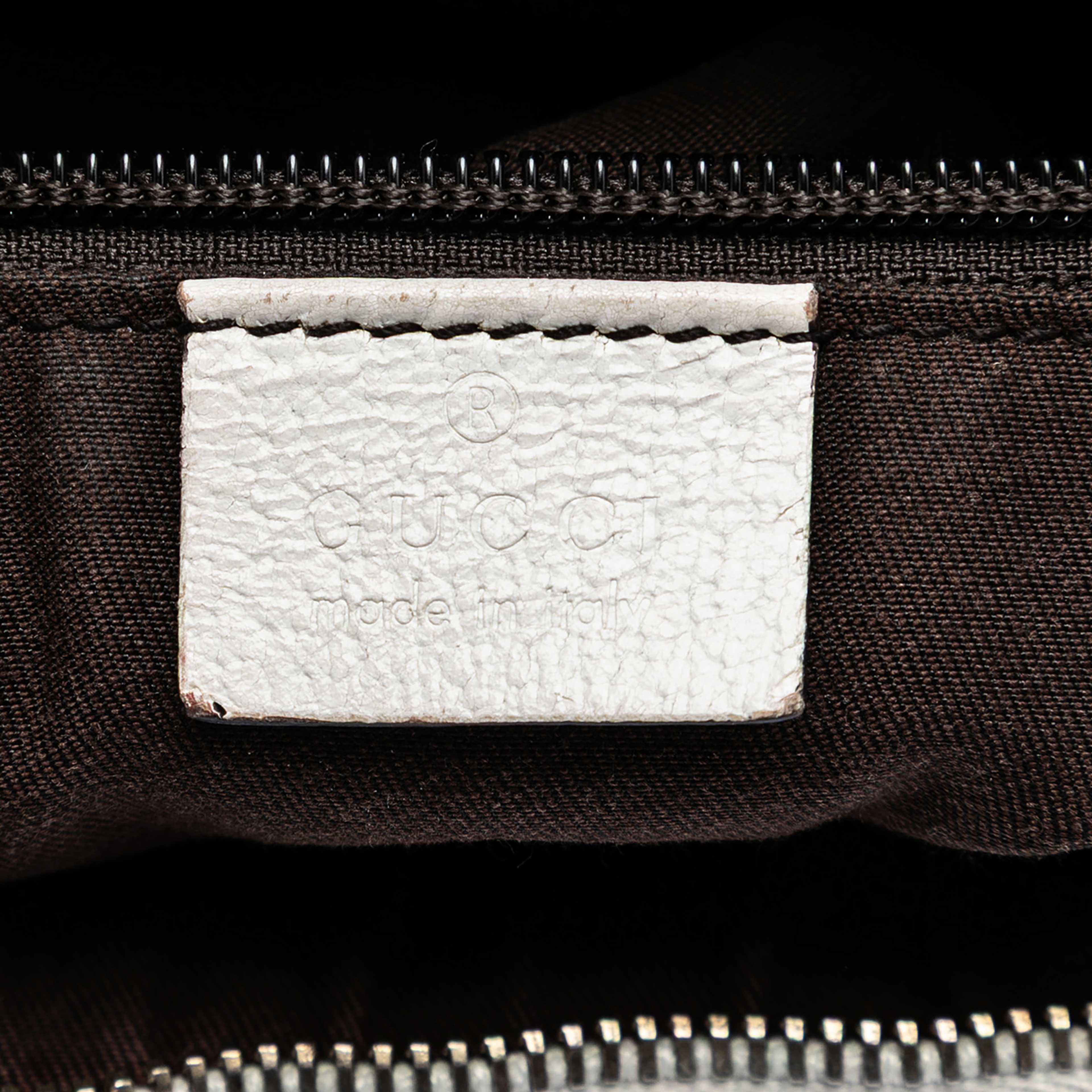 Gucci Gg Canvas Web Crossbody, från Luxclusif, i färgen beige. Klicka för att öppna bilden i stort format