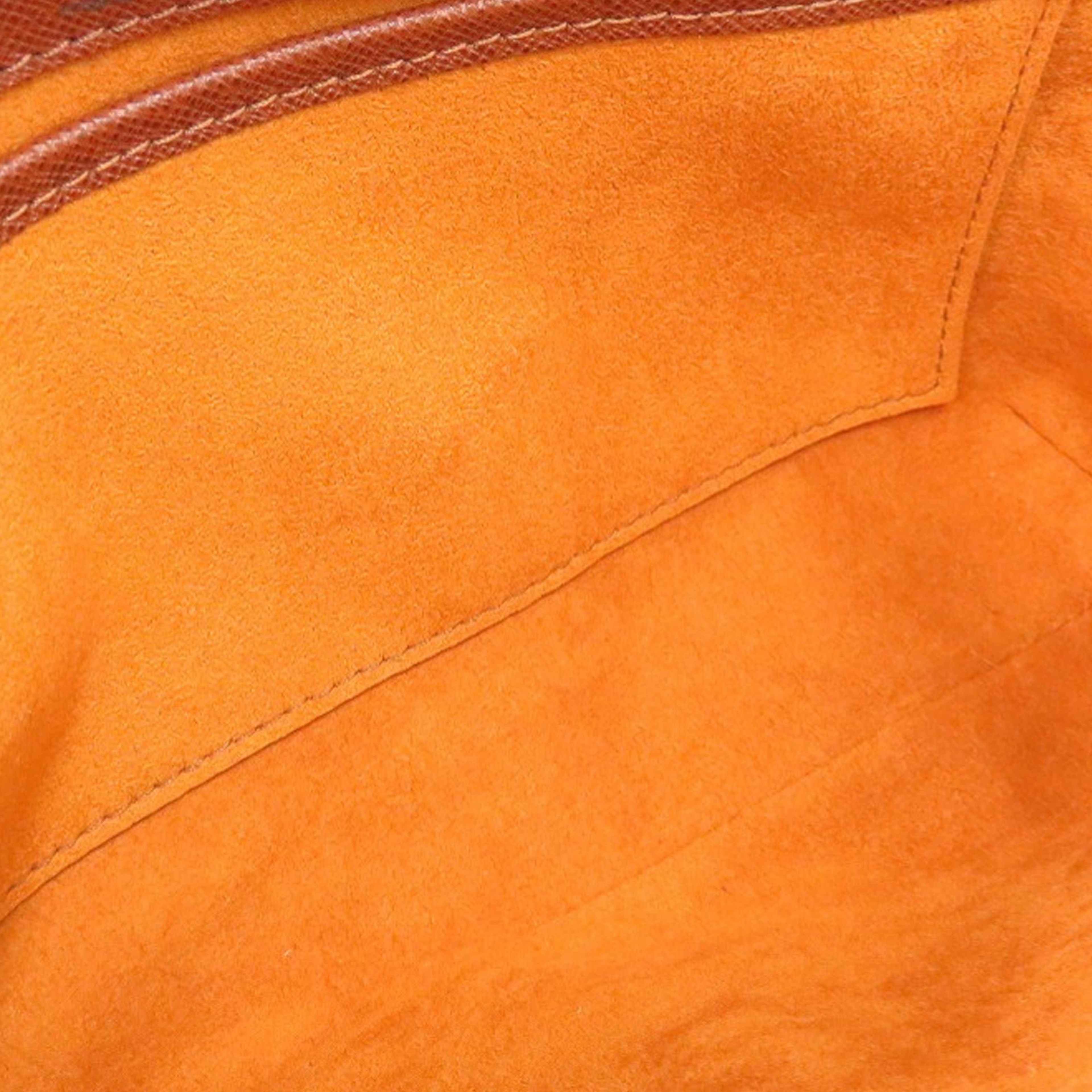 Louis Vuitton Monogram Musette Tango Short Strap, från Luxclusif, i färgen brown. Klicka för att öppna bilden i stort format