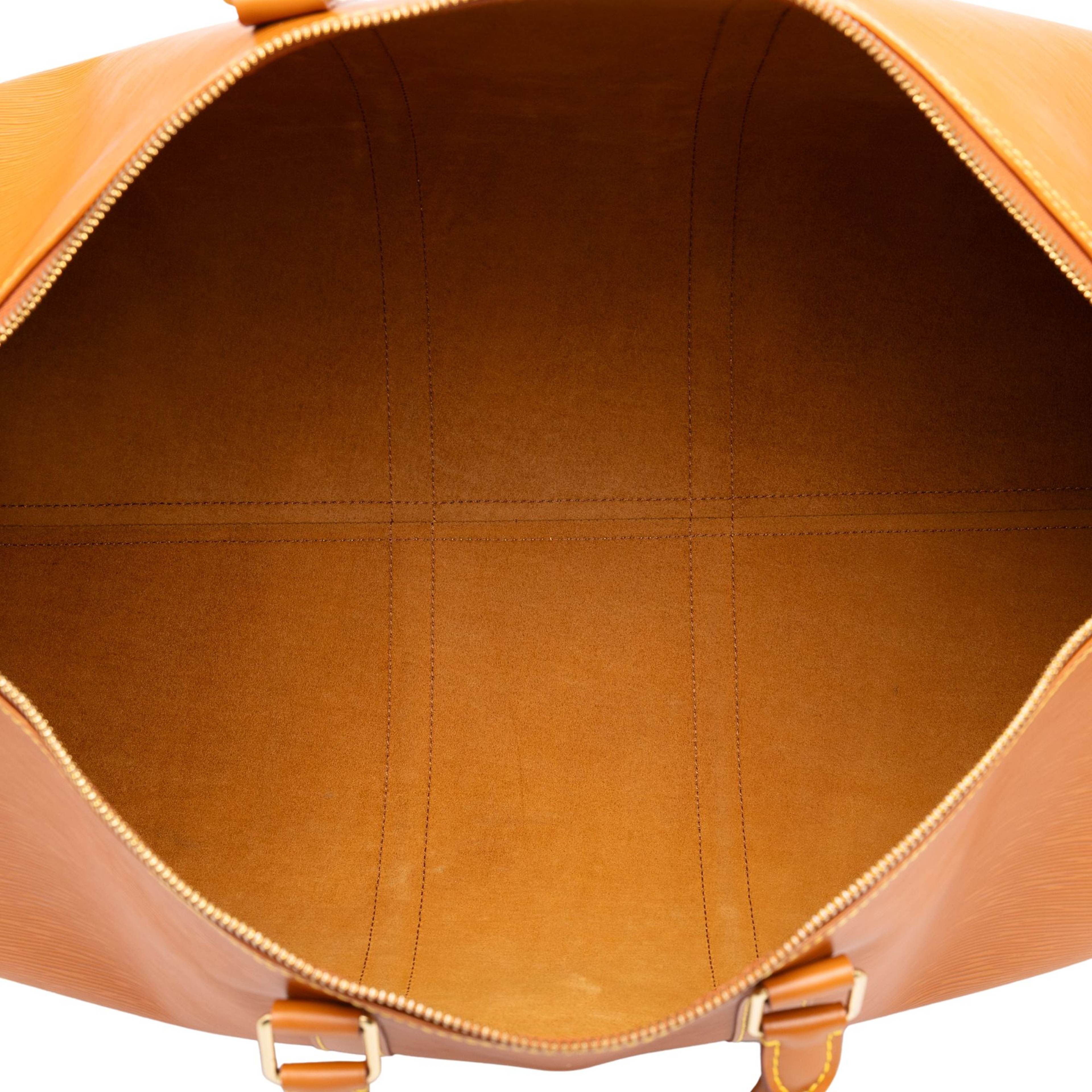 Louis Vuitton Epi Keepall 55, från Luxclusif, i färgen brun. Klicka för att öppna bilden i stort format