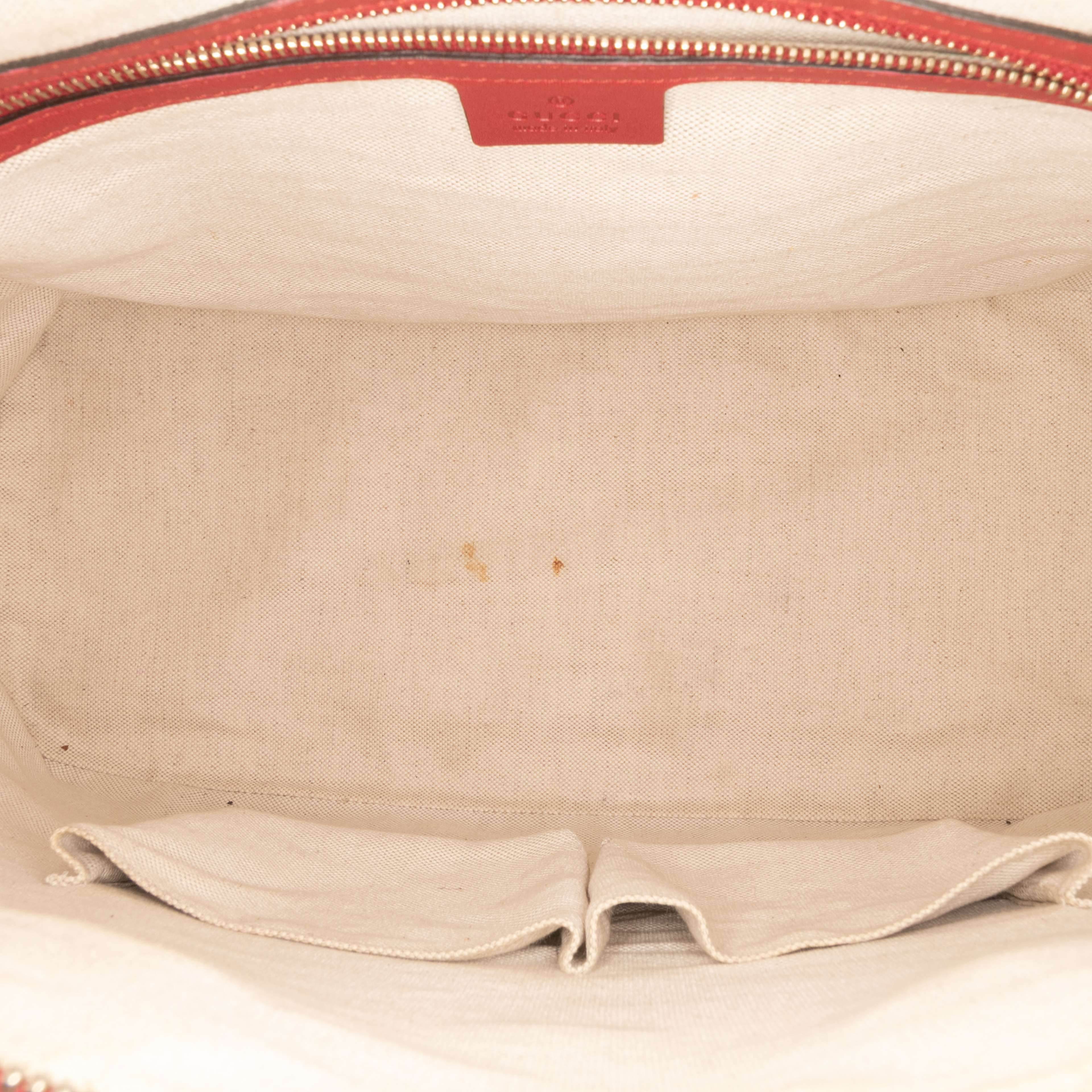 Gucci Large Microguccissima Patent Nice Dome Top Handle Bag, från Luxclusif, i färgen red. Klicka för att öppna bilden i stort format