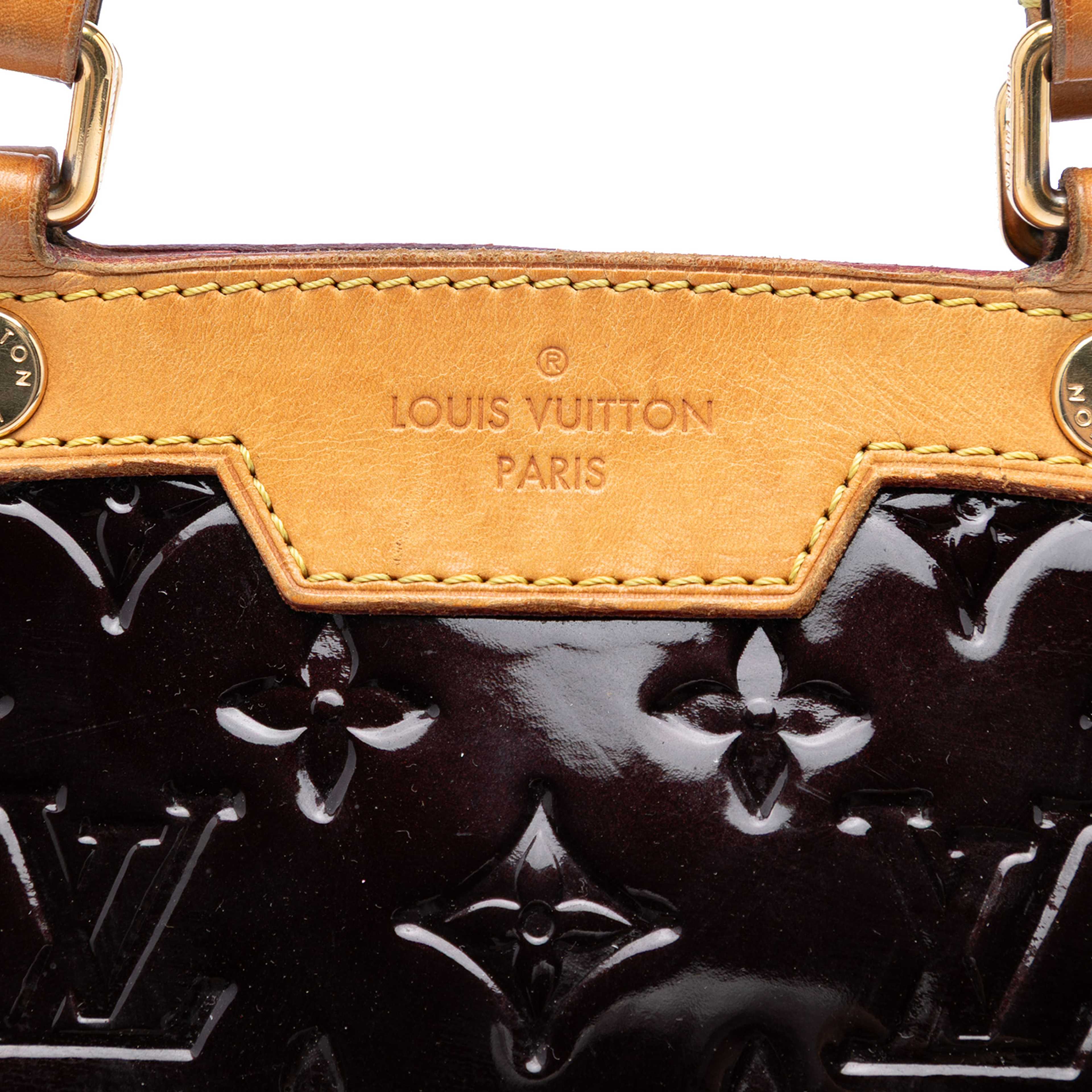 Louis Vuitton Monogram Vernis Brea Pm, från Luxclusif, i färgen purple. Klicka för att öppna bilden i stort format