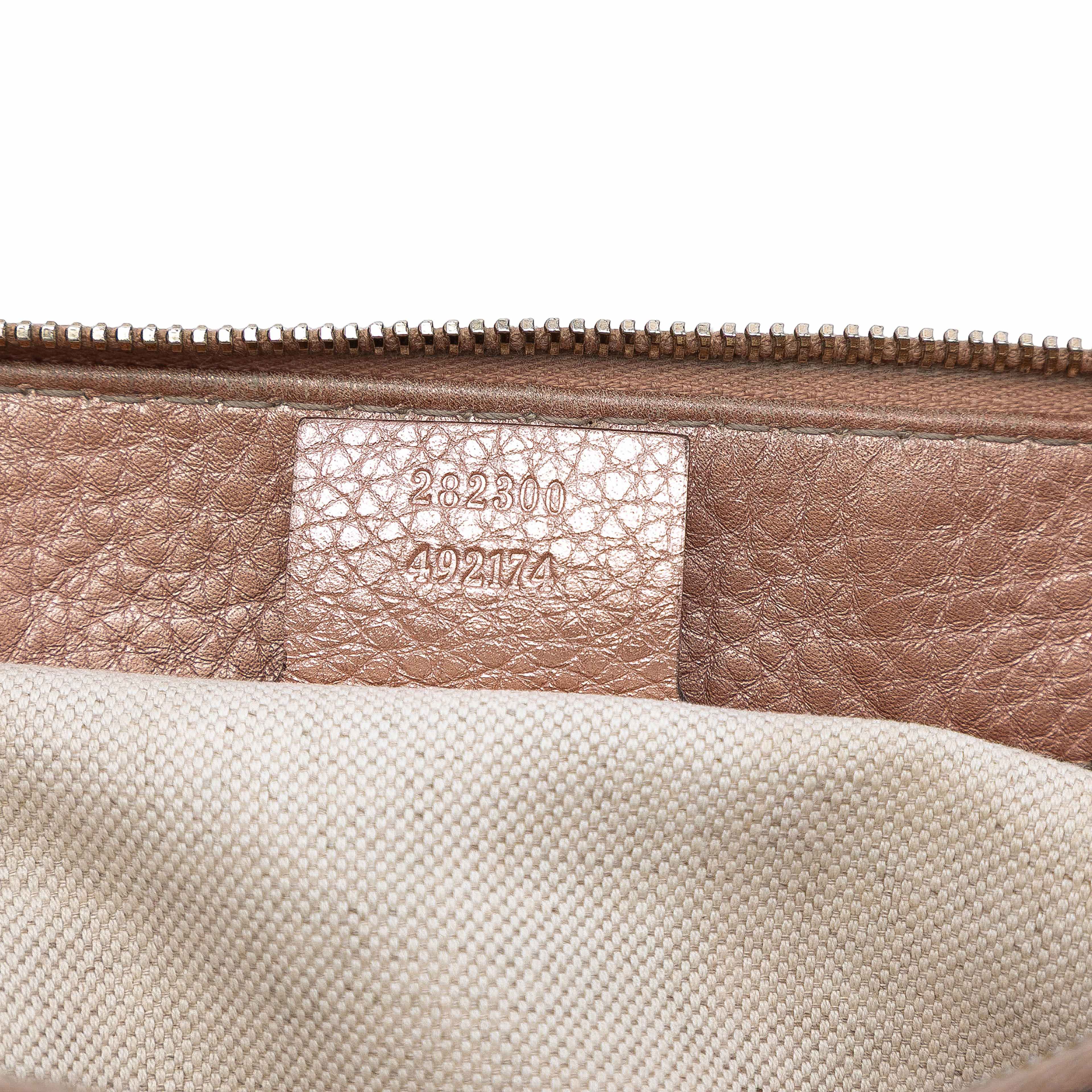 Gucci Metallic Pebbled Calfskin Bella Satchel, från Luxclusif, i färgen pink. Klicka för att öppna bilden i stort format