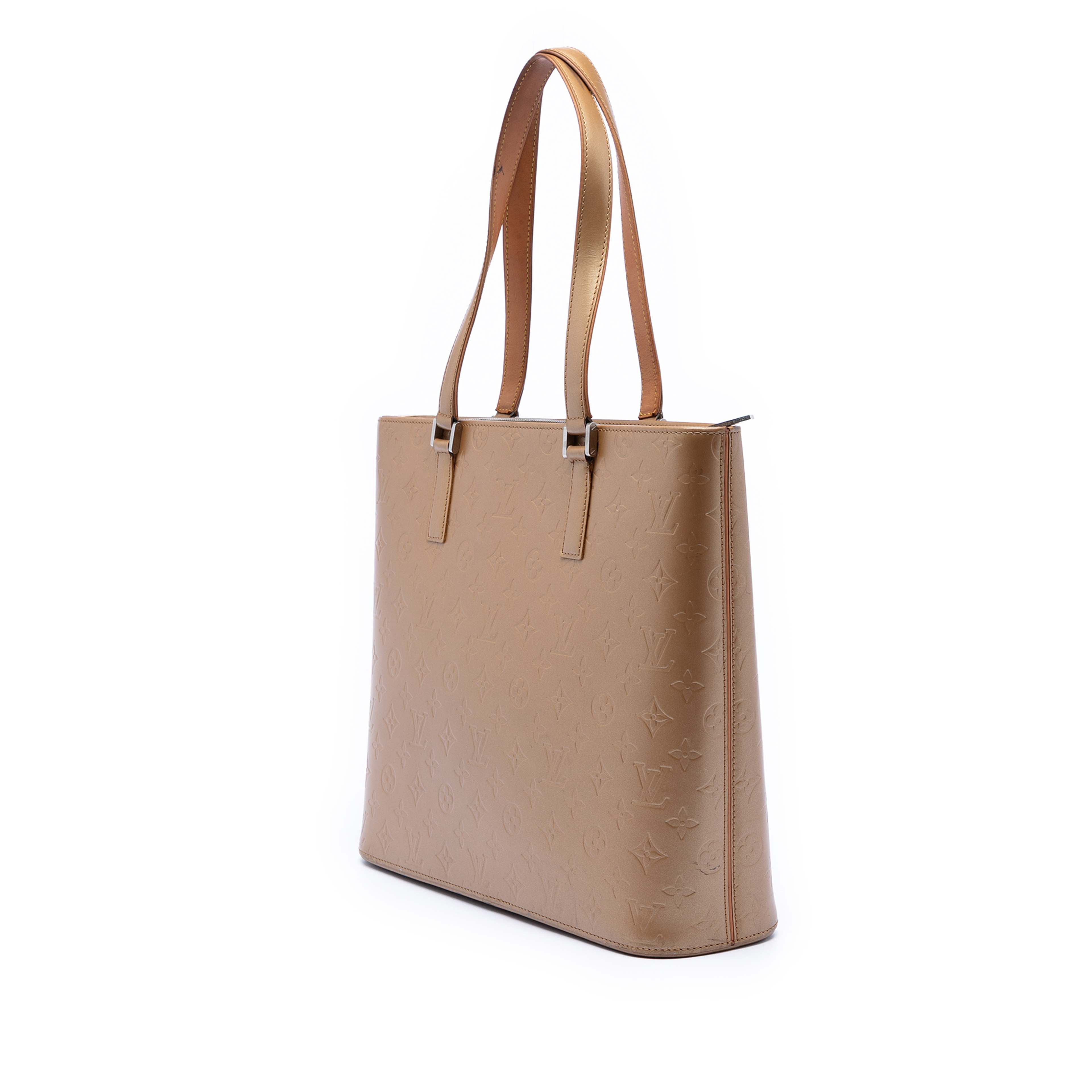 Louis Vuitton Monogram Mat Wilwood, från Luxclusif, i färgen light brown. Klicka för att öppna bilden i stort format