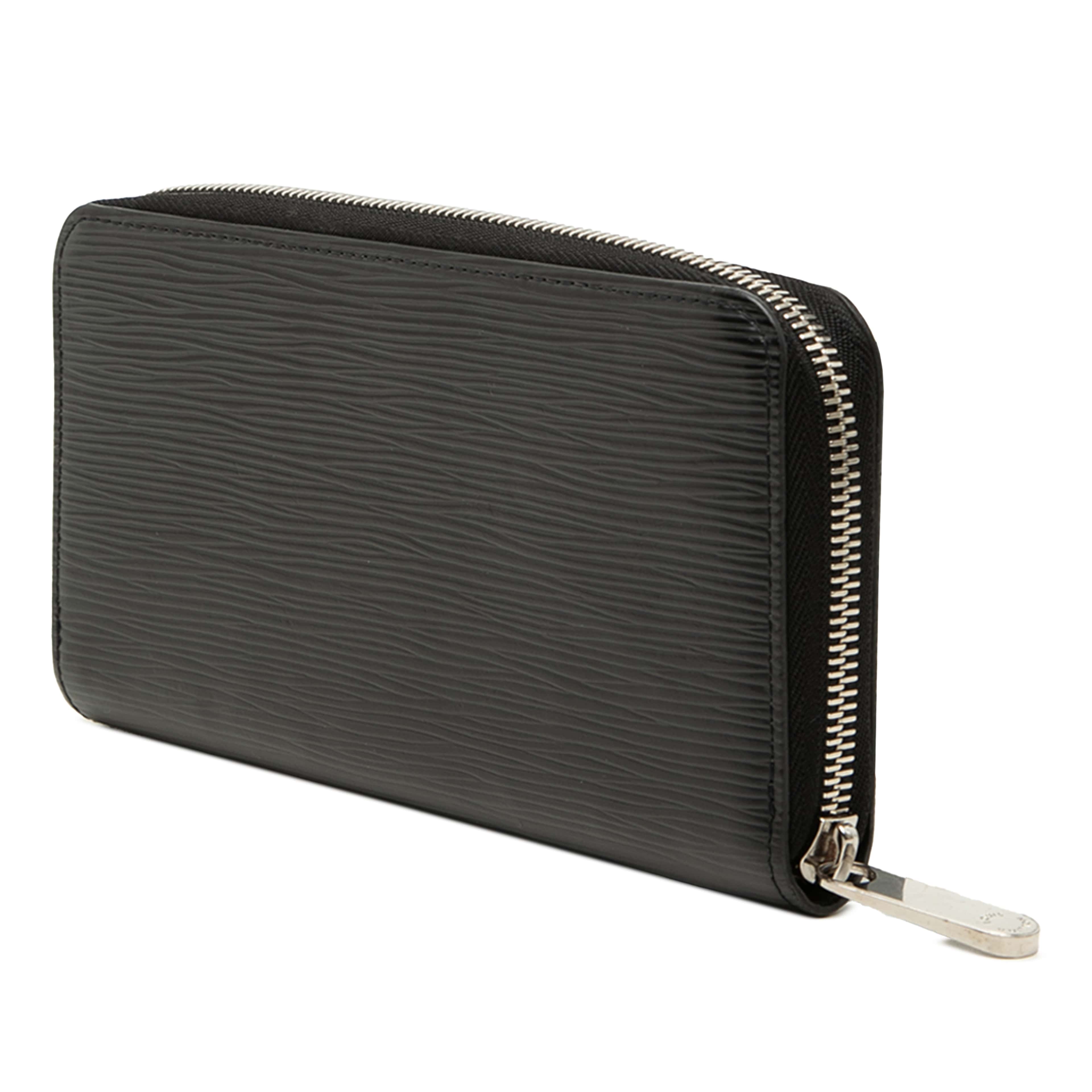 Louis Vuitton Epi Zippy Long Wallet, från Luxclusif, i färgen svart. Klicka för att öppna bilden i stort format