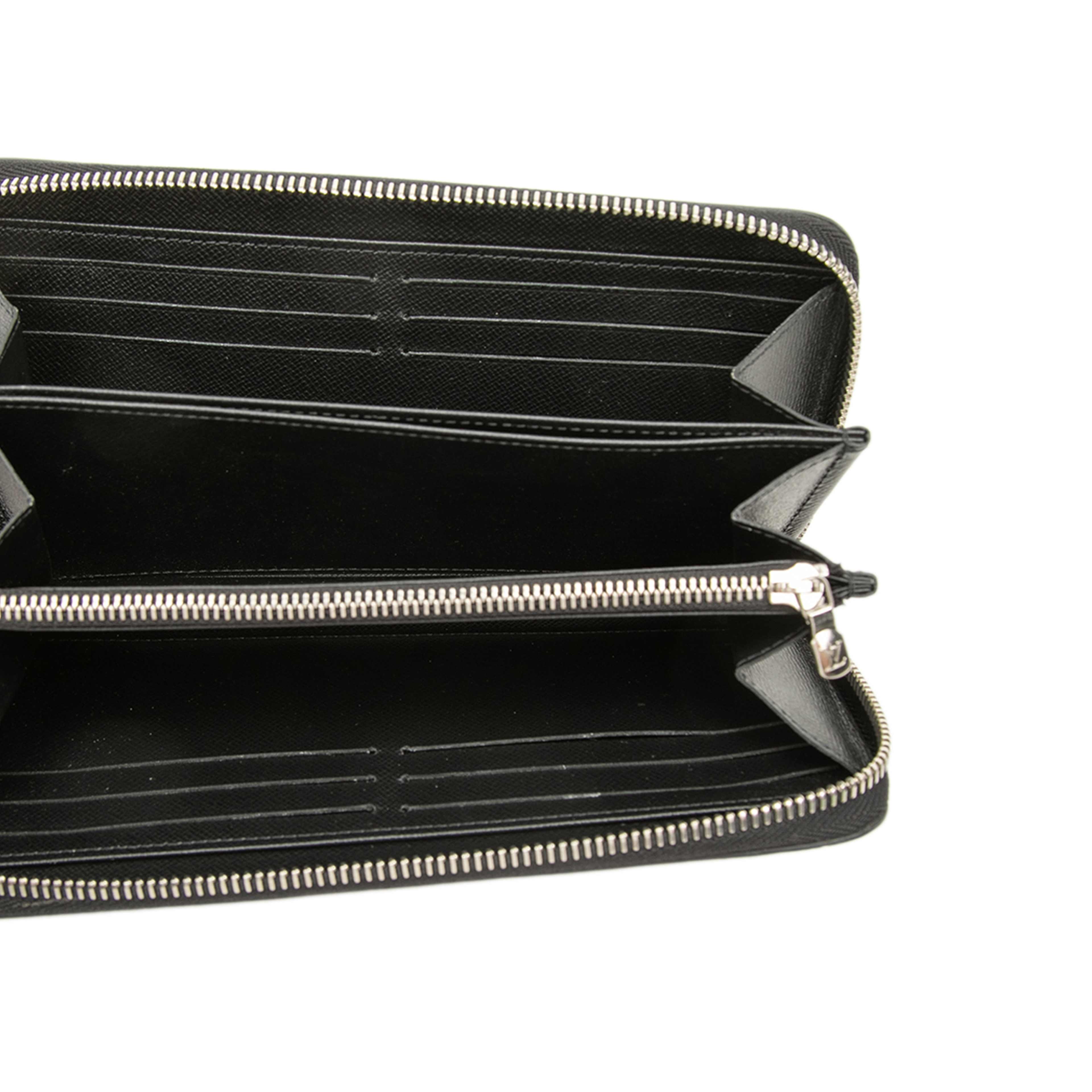 Louis Vuitton Epi Zippy Long Wallet, från Luxclusif, i färgen black. Klicka för att öppna bilden i stort format