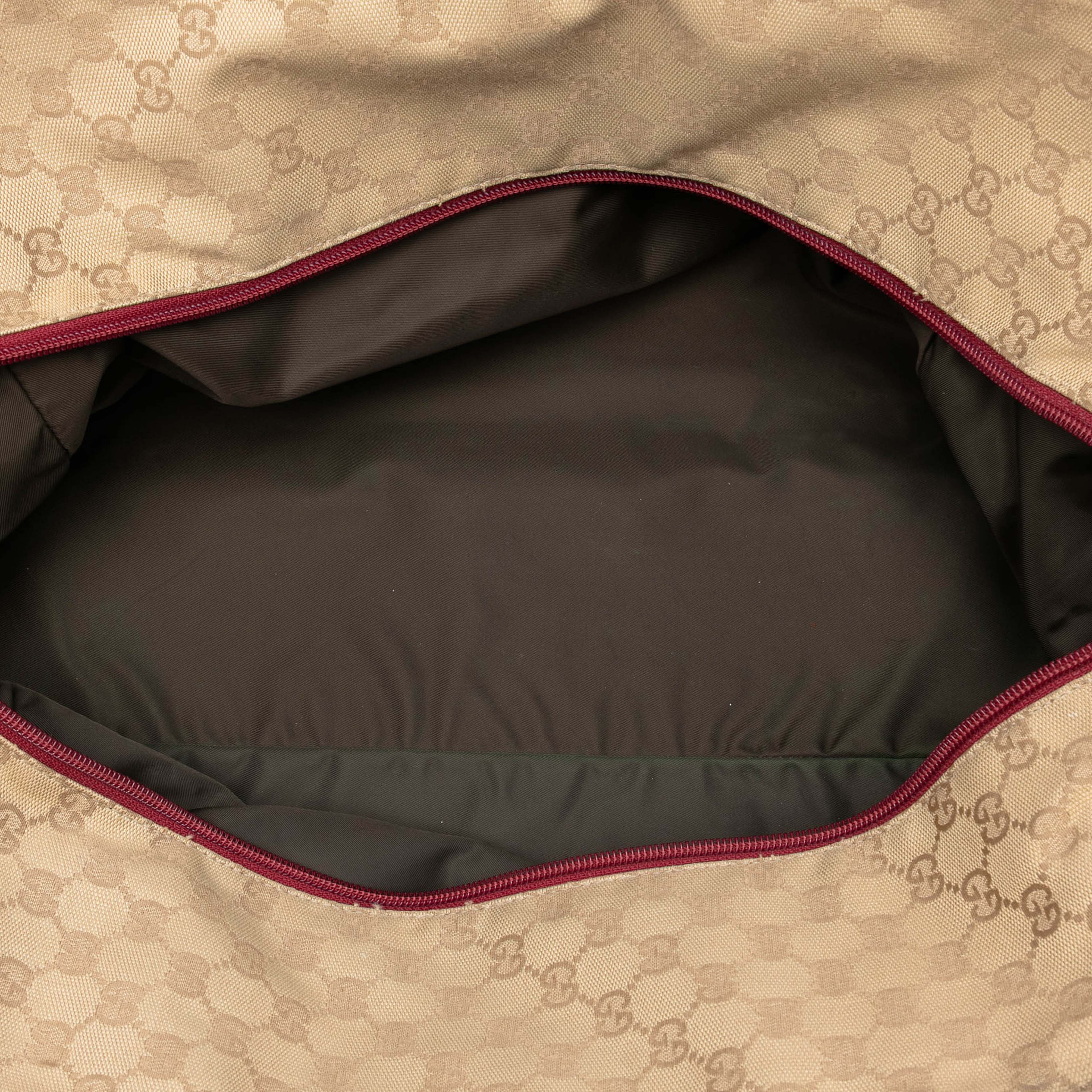 Gucci Gg Canvas Web Travel Bag, från Luxclusif, i färgen beige. Klicka för att öppna bilden i stort format