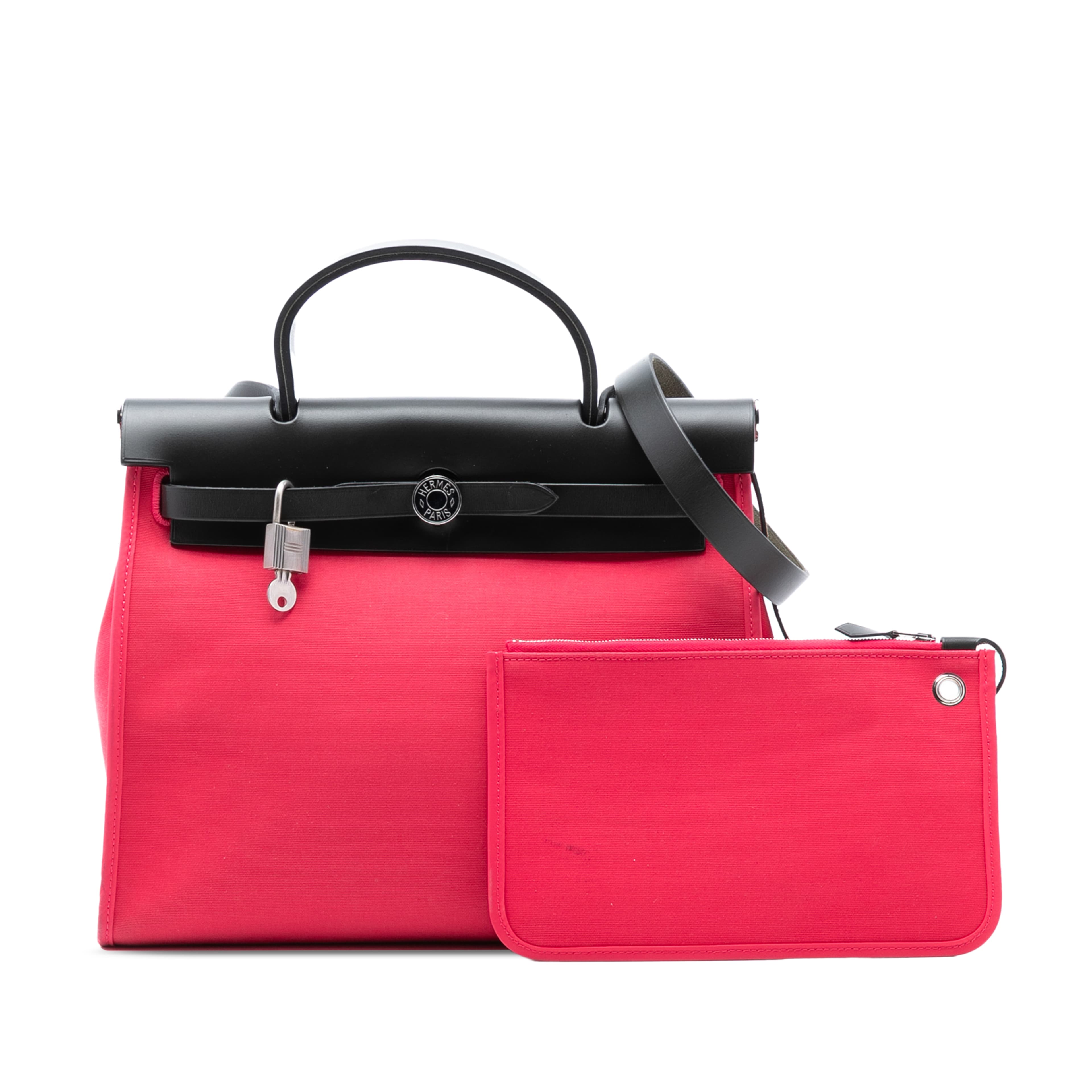 Hermès Toile Herbag Zip 31, från Luxclusif, i färgen rosa. Klicka för att öppna bilden i stort format