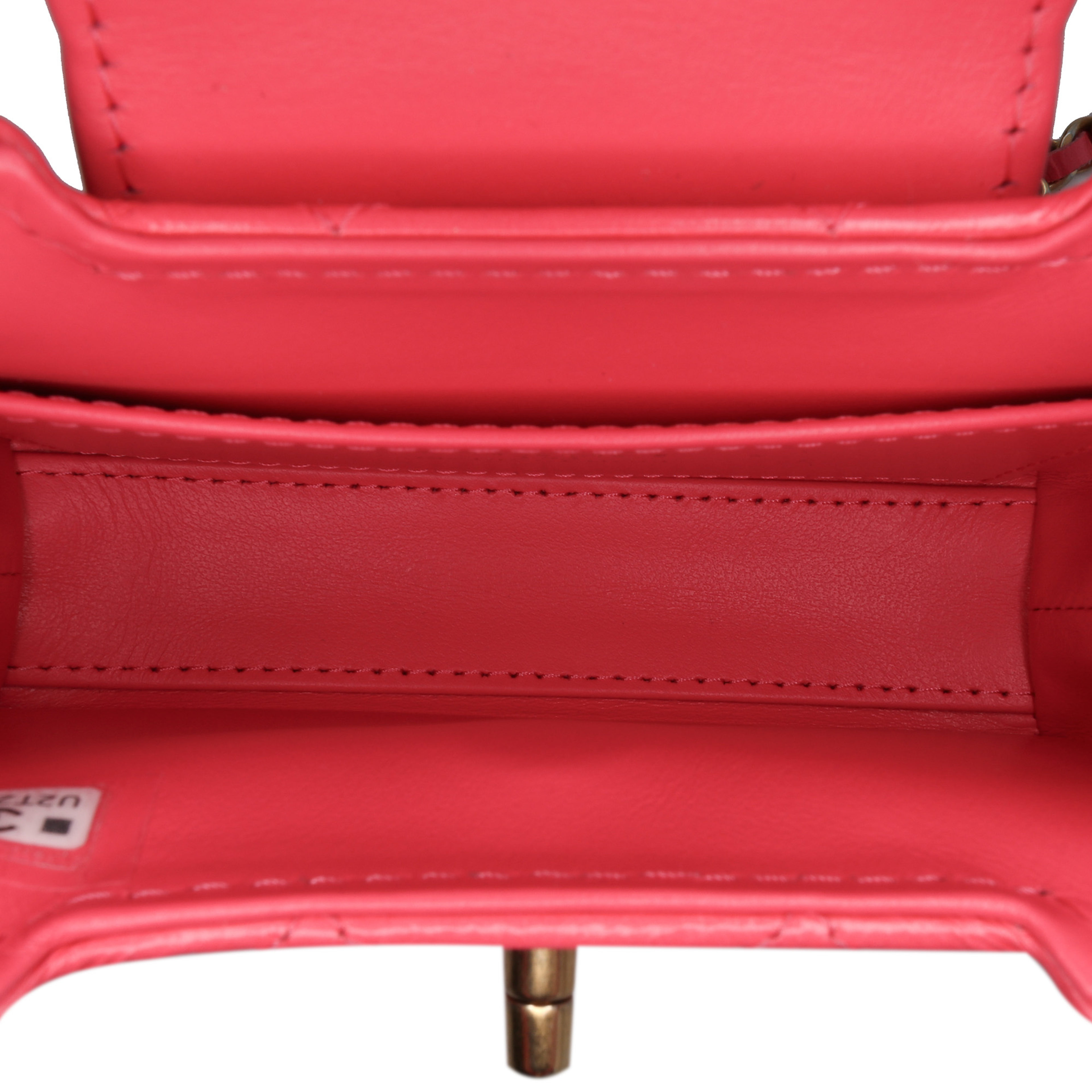 Chanel Mini Nano Aged Calfskin Kelly Shopper Bag, från Luxclusif, i färgen dark pink.