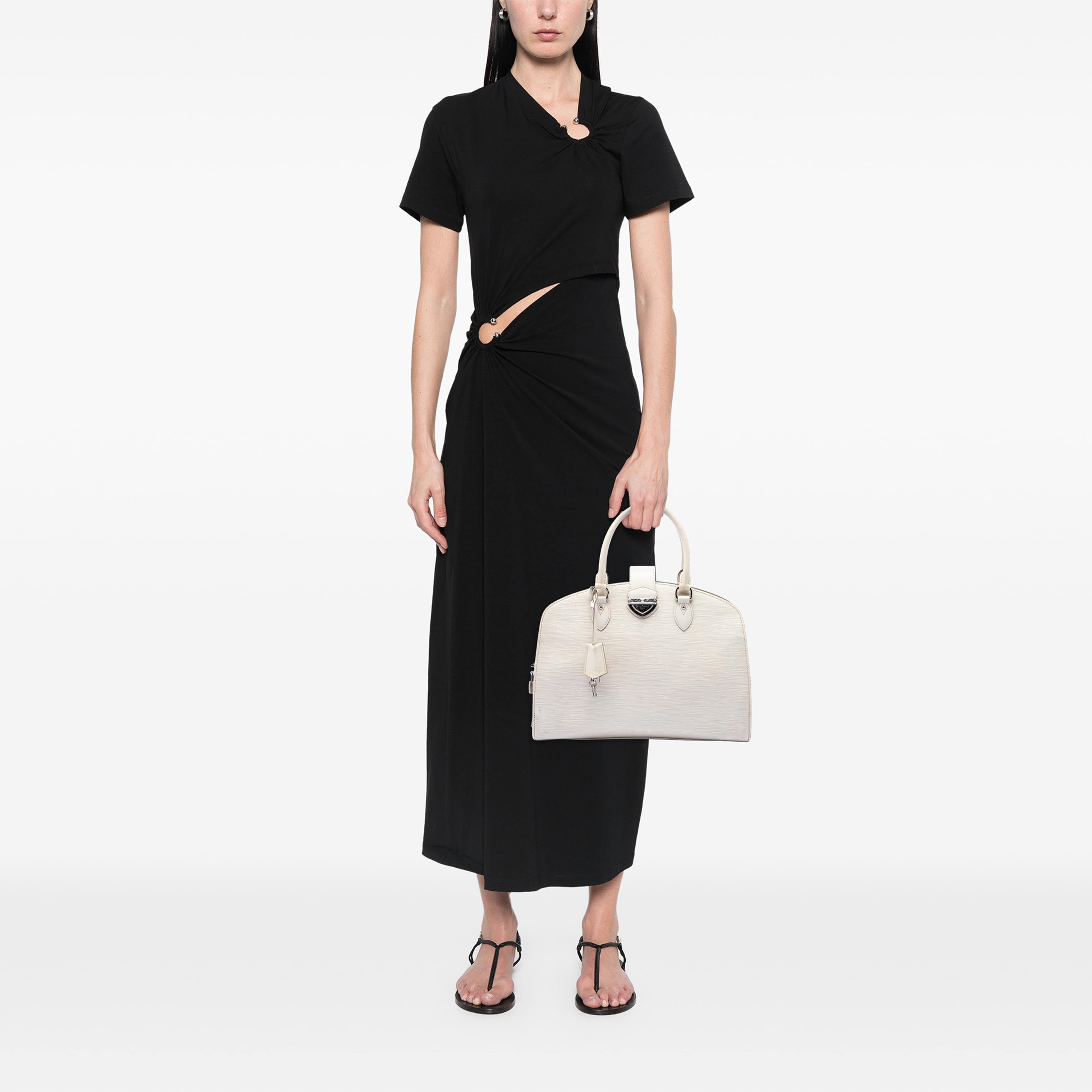Louis Vuitton Epi Pont Neuf Gm, från Luxclusif, i färgen vit. Klicka för att öppna bilden i stort format