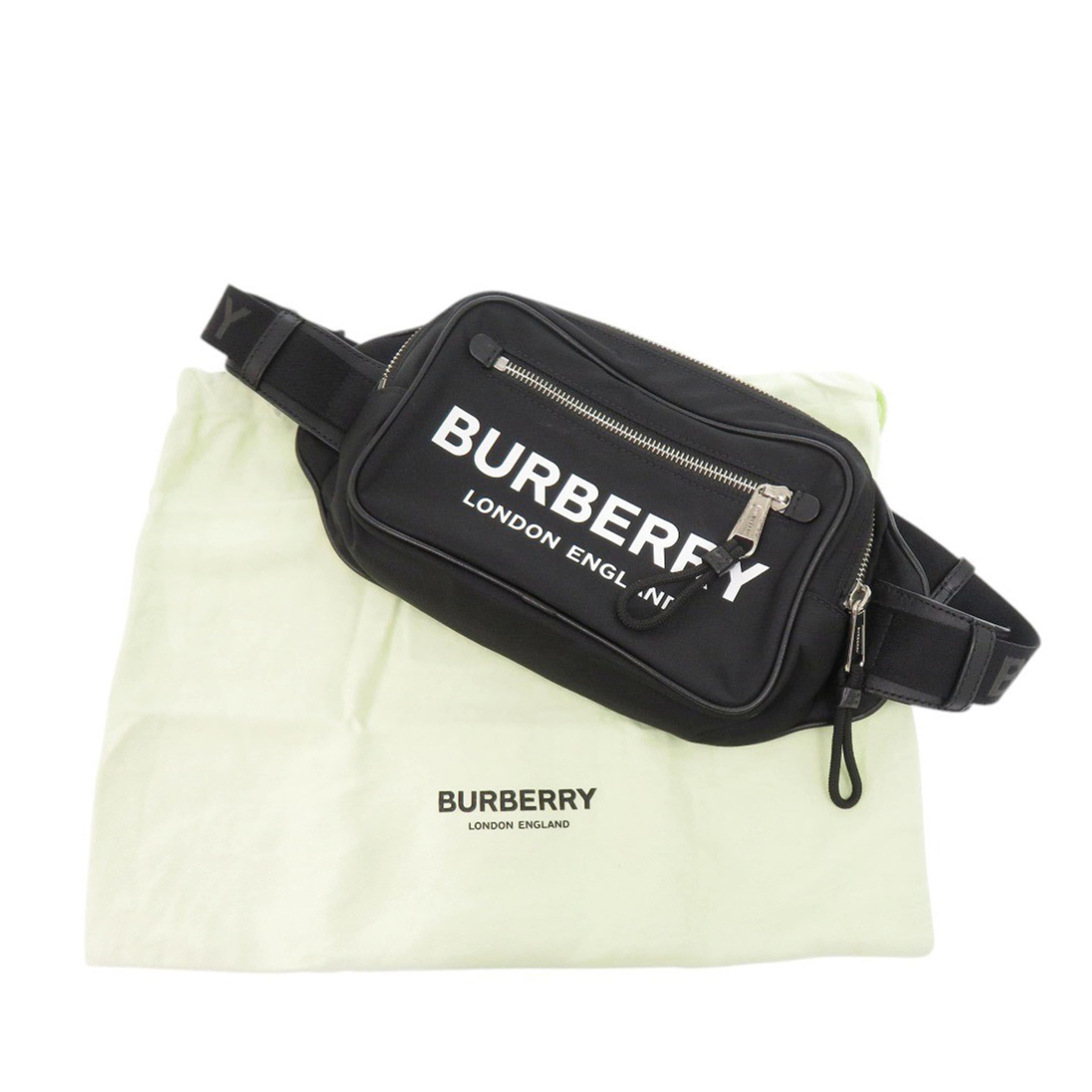 Burberry Econyl Nylon Logo Bum Bag, från Luxclusif, i färgen svart. Klicka för att öppna bilden i stort format